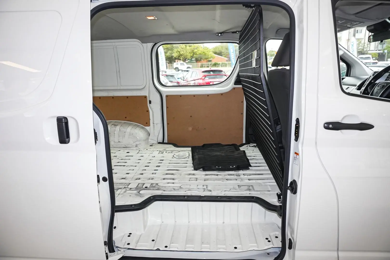 2022 Toyota Hiace Gallery Image 9