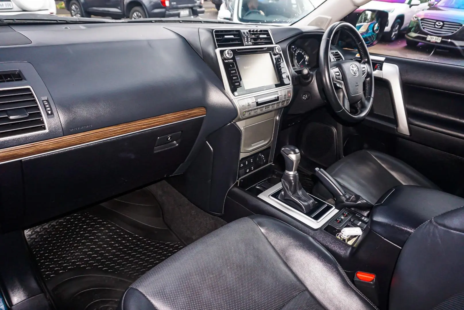 2020 Toyota Landcruiser Prado Gallery Image 9