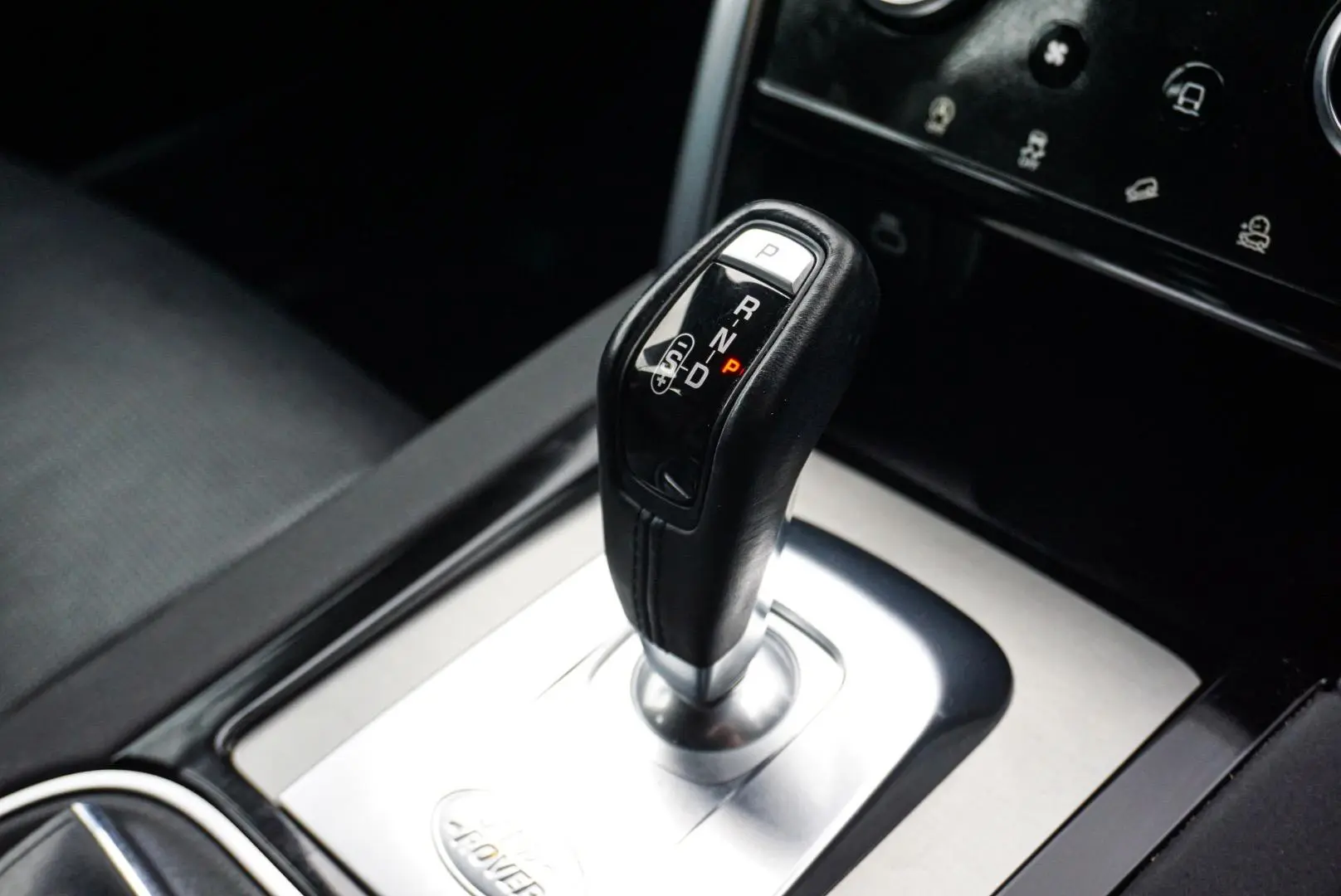 2021 Land Rover Discovery Sport Gallery Image 19