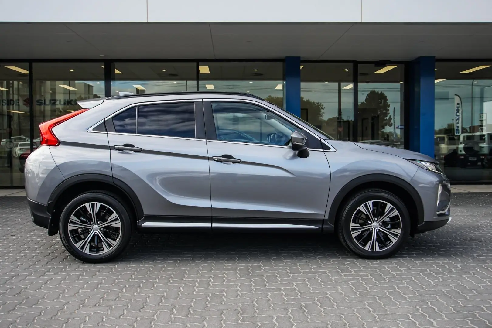 2019 Mitsubishi Eclipse Cross Gallery Image 3