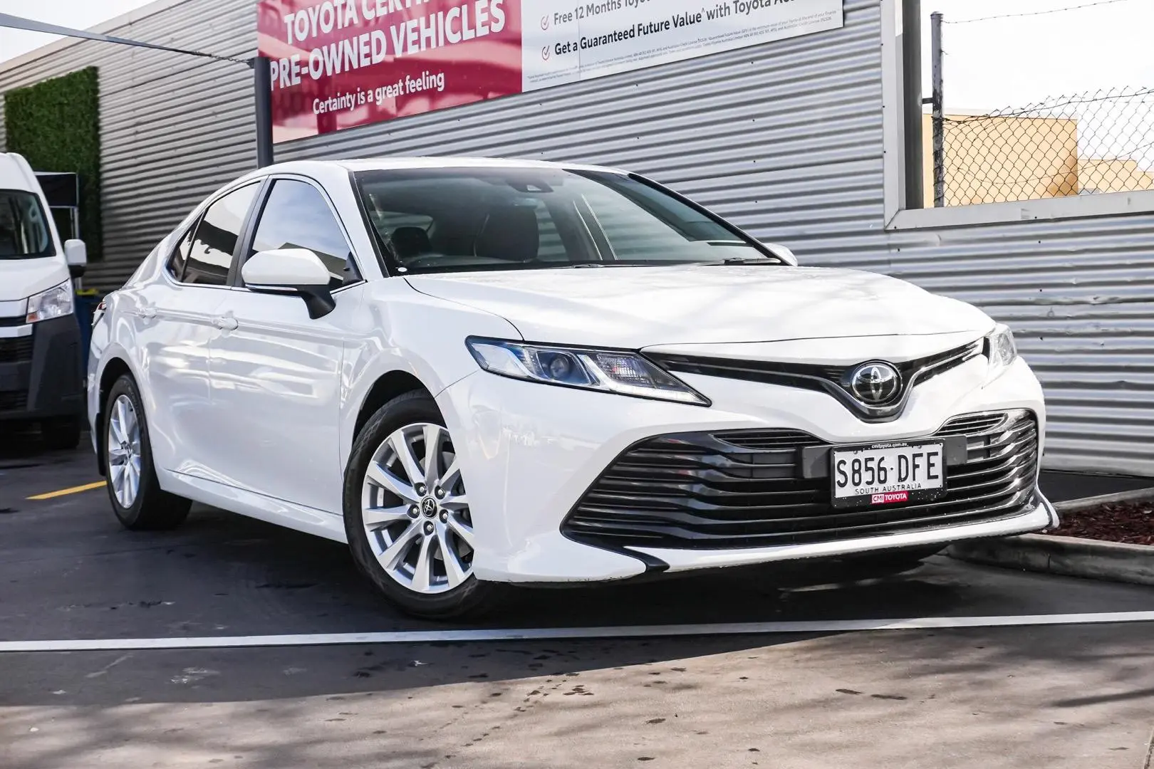 2018 Toyota Camry Gallery Image 2