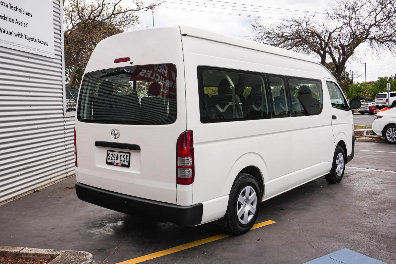 2017 Toyota Hiace Gallery Image 3
