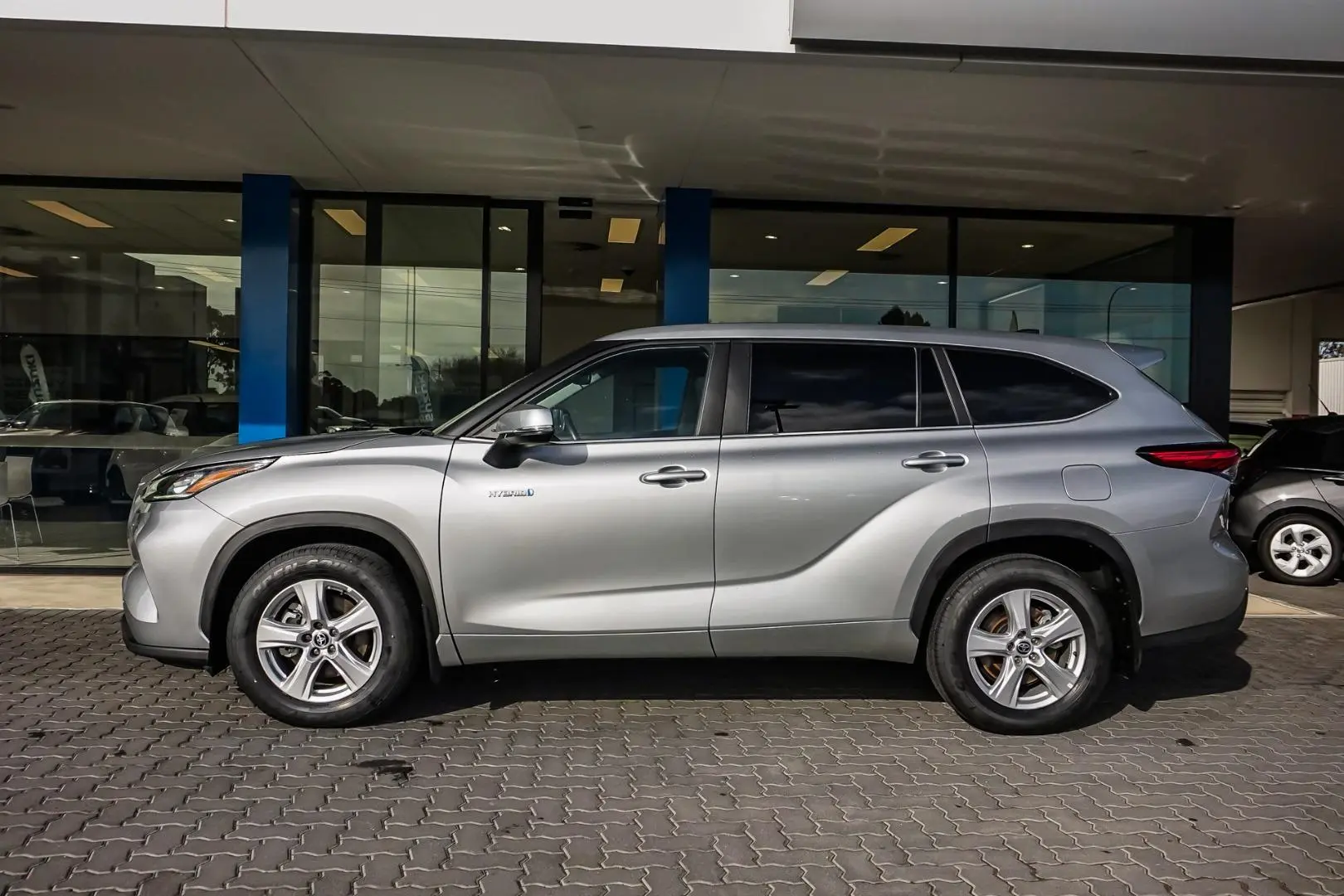 2023 Toyota Kluger Gallery Image 4