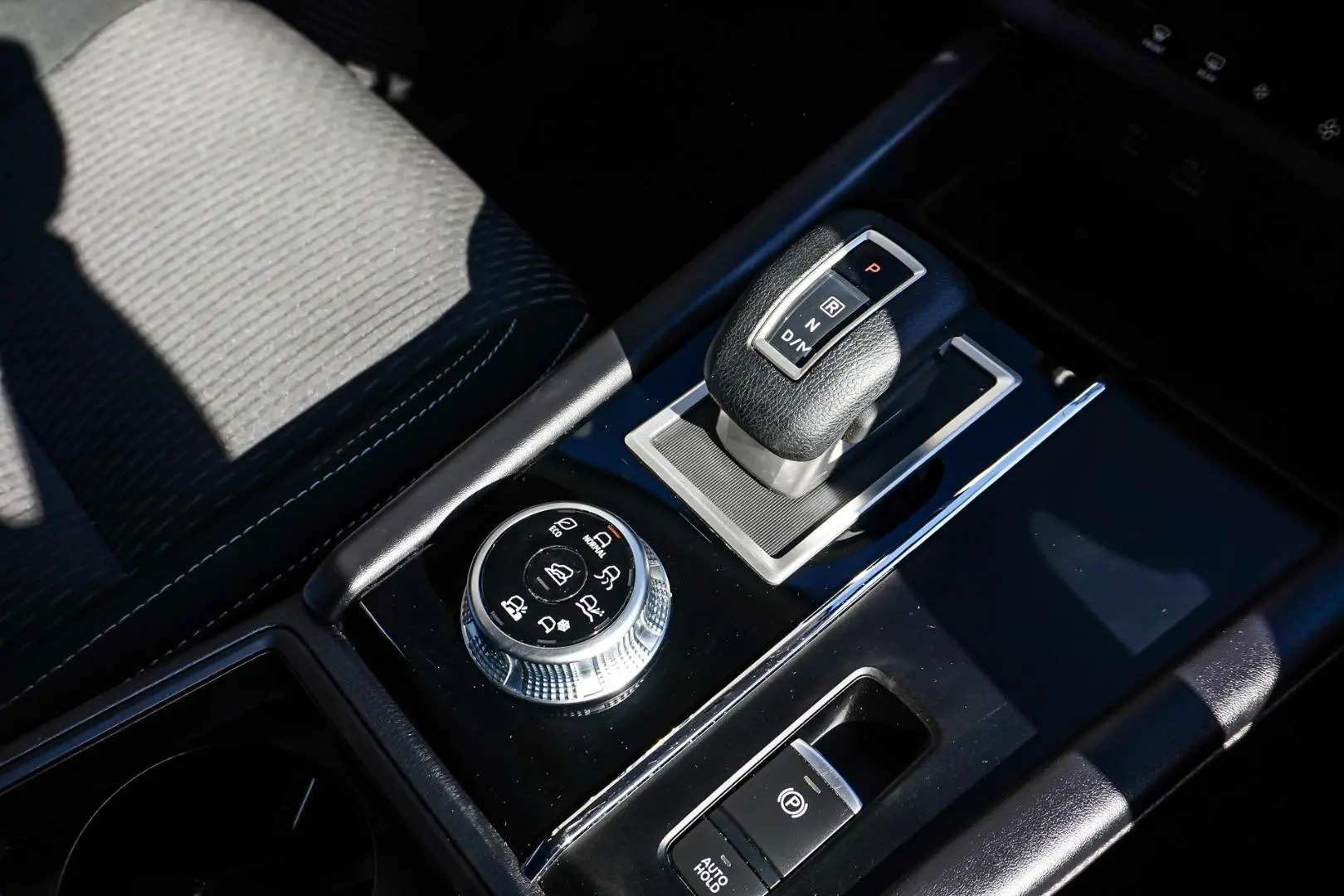 2023 Mitsubishi Outlander Gallery Image 18