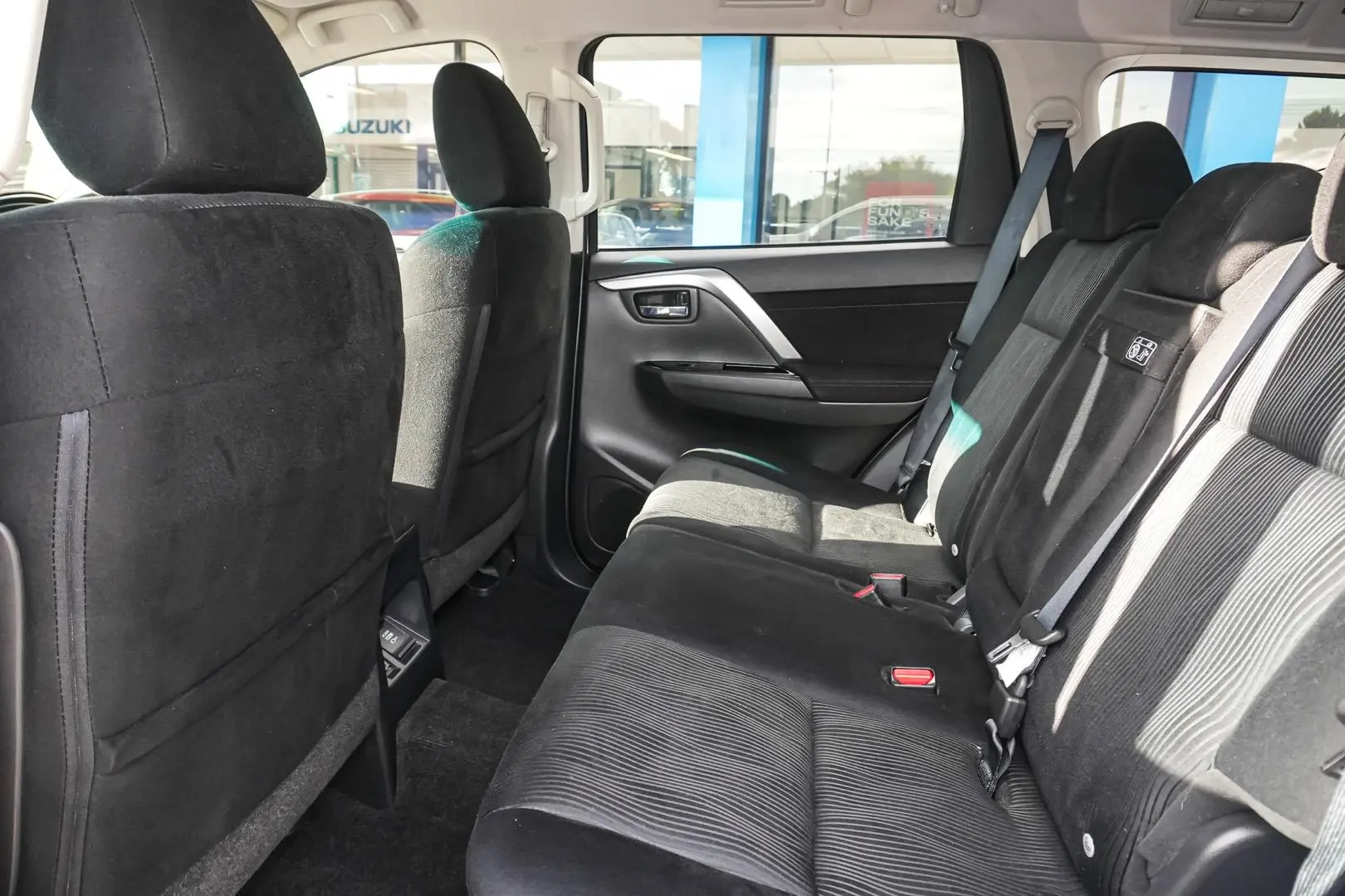 2021 Mitsubishi Pajero Sport Gallery Image 8