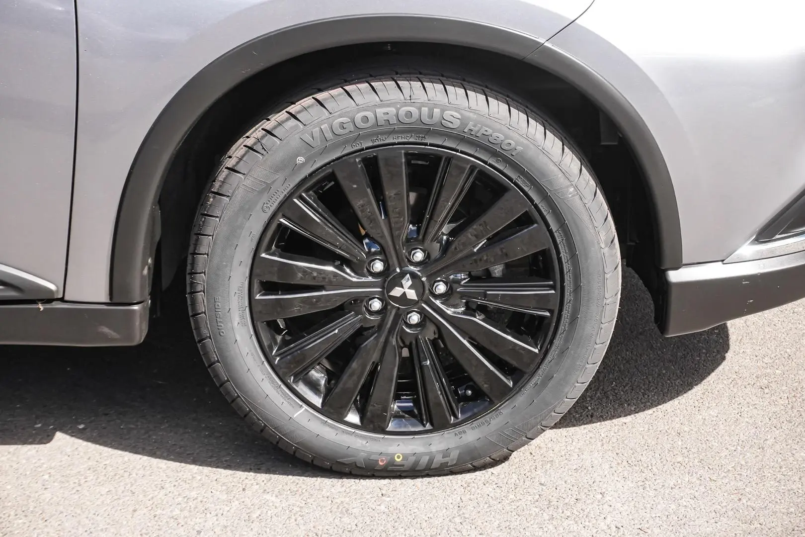 2020 Mitsubishi Outlander Gallery Image 10