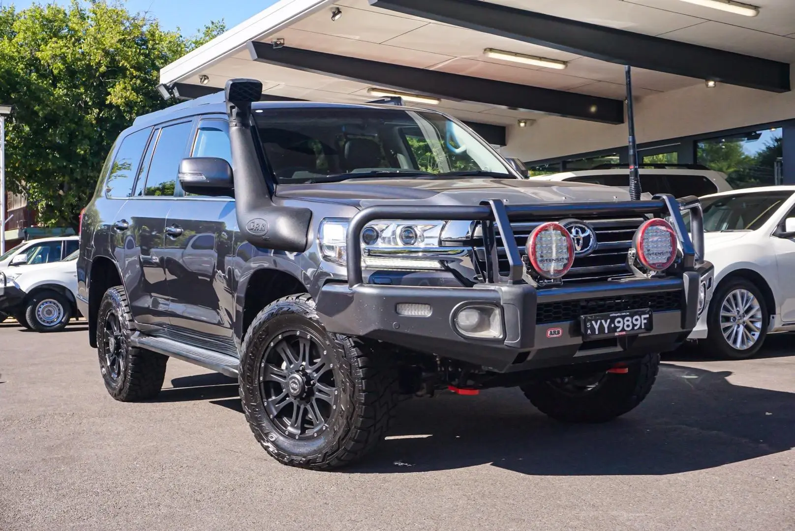 2016 Toyota Landcruiser Gallery Image 2