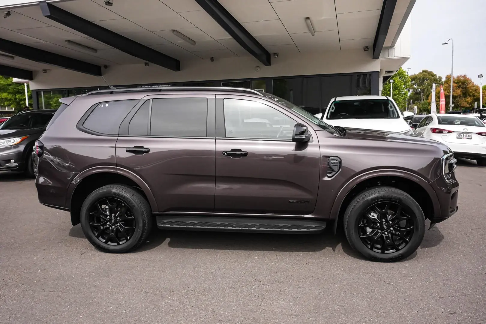 2024 Ford Everest Gallery Image 4
