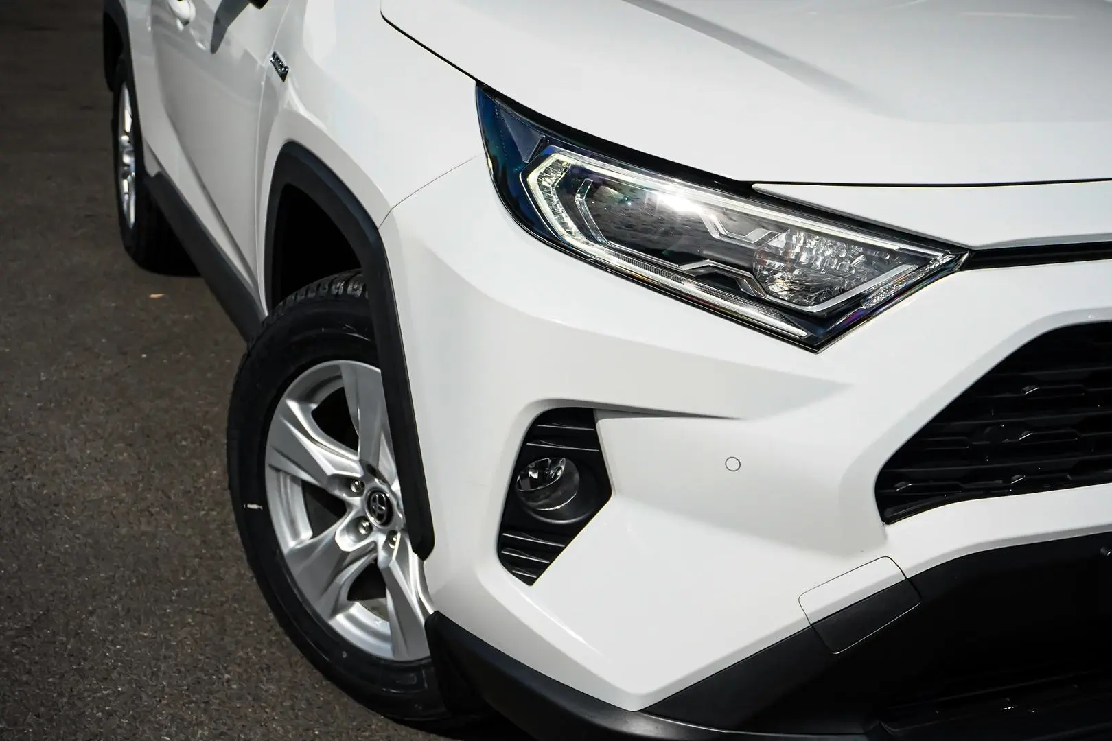 2020 Toyota RAV4 Gallery Image 12