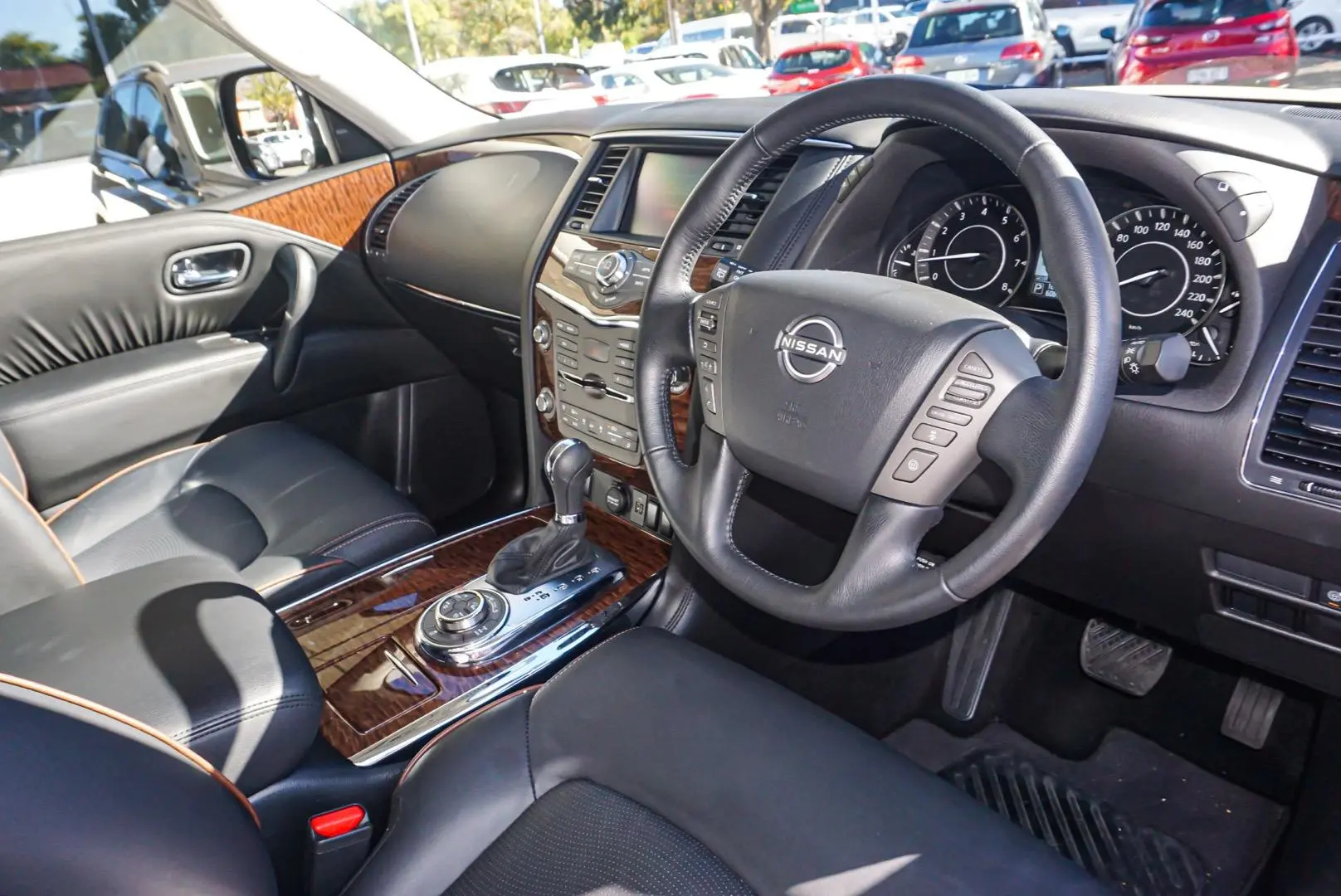 2023 Nissan Patrol Gallery Image 7