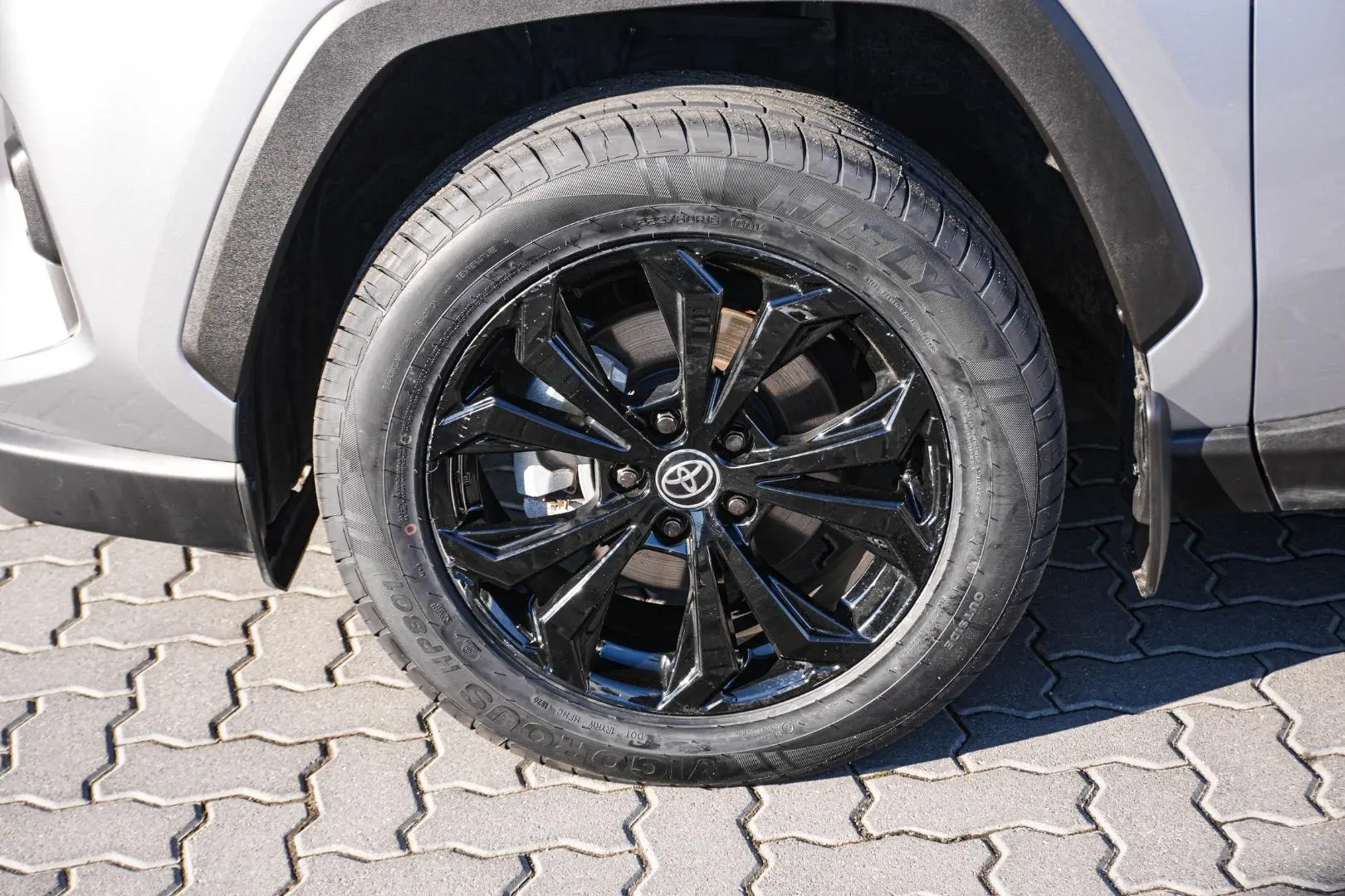 2023 Toyota RAV4 Gallery Image 16