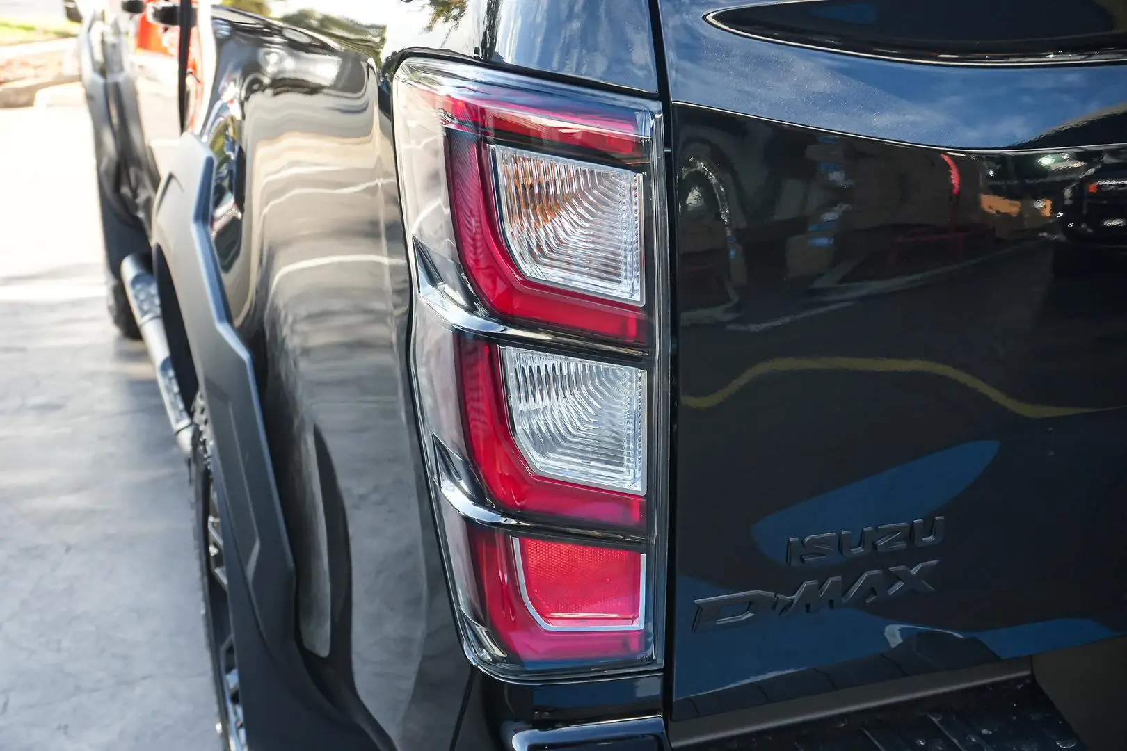 2025 Isuzu D-MAX Gallery Image 13