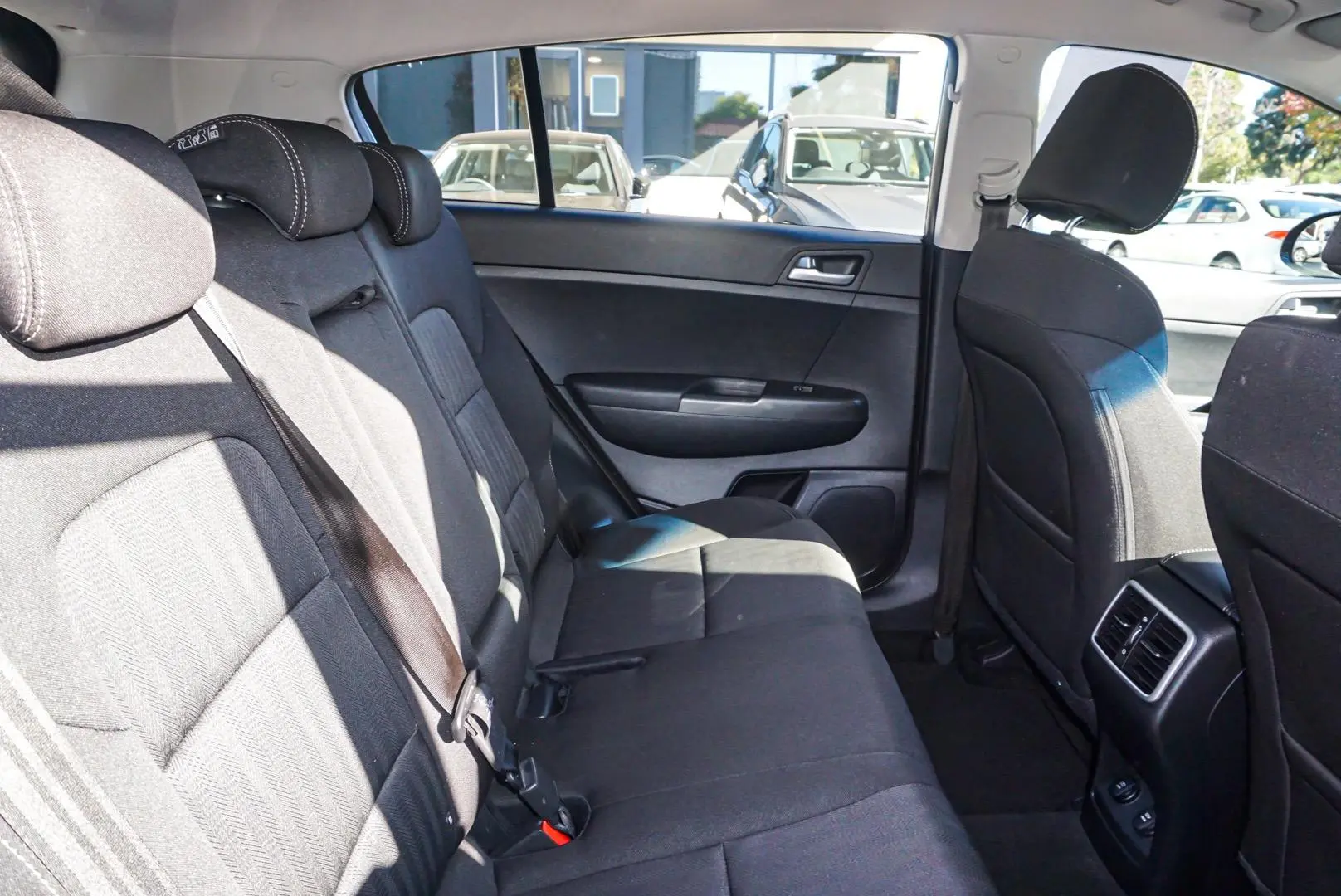 2020 Kia Sportage Gallery Image 7