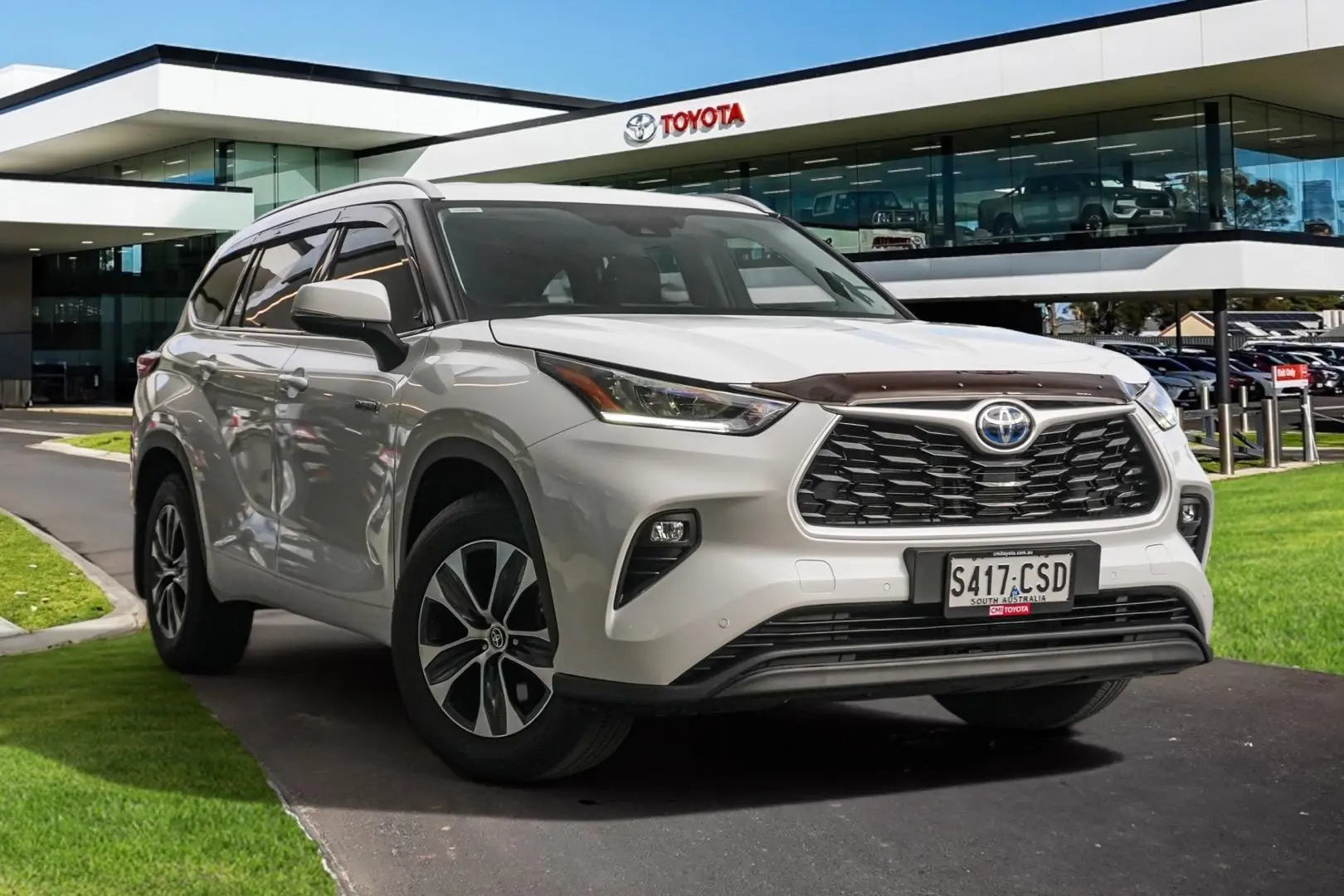 2022 Toyota Kluger Gallery Image 1