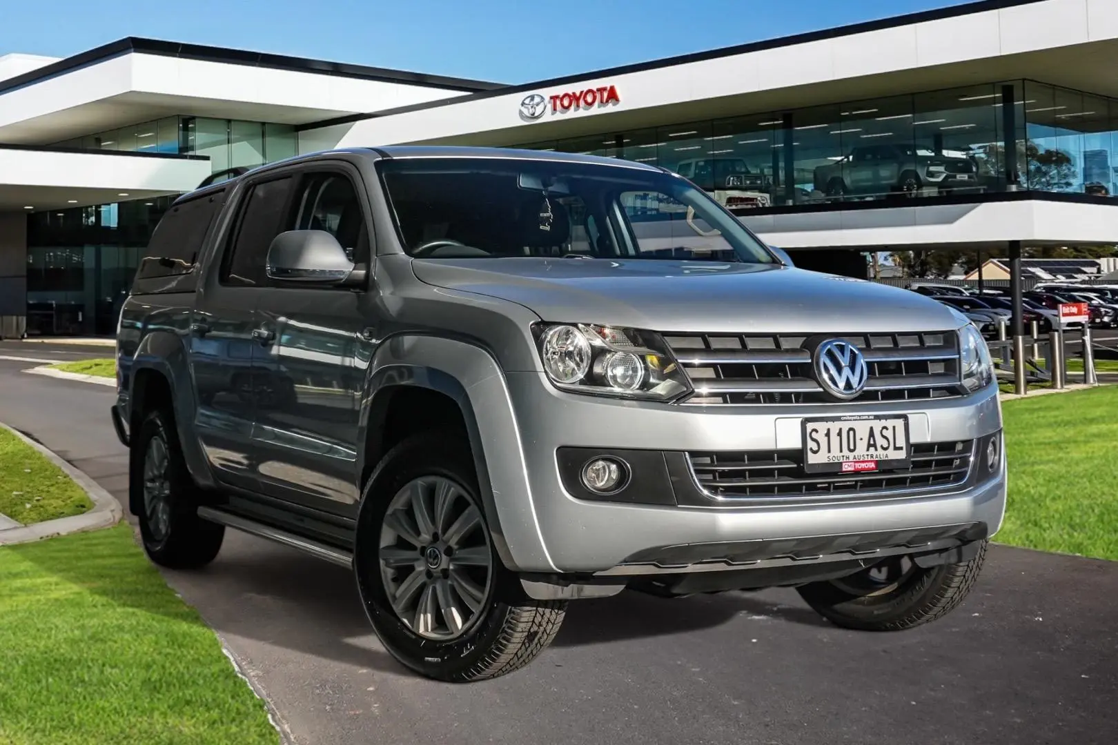 2011 Volkswagen Amarok Gallery Image 1