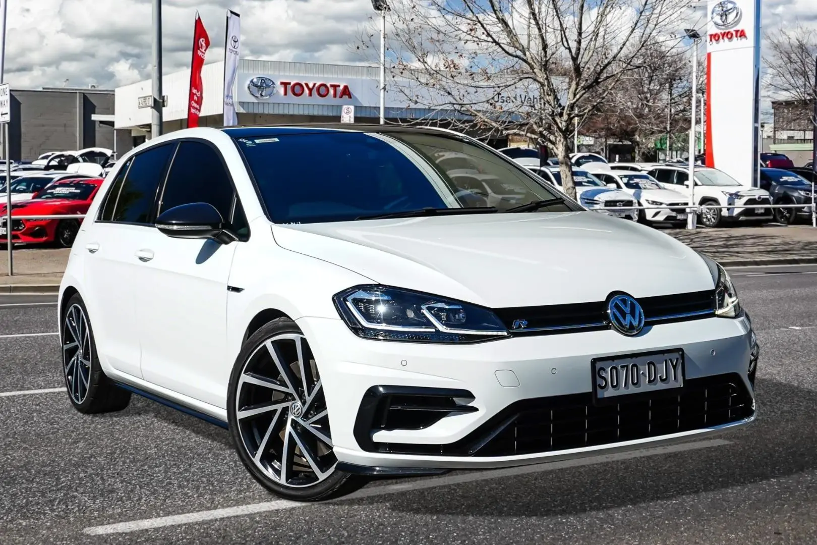 2018 Volkswagen Golf Gallery Image 1