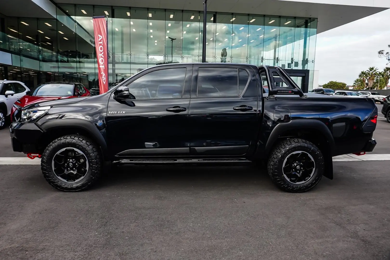 2019 Toyota Hilux Gallery Image 3