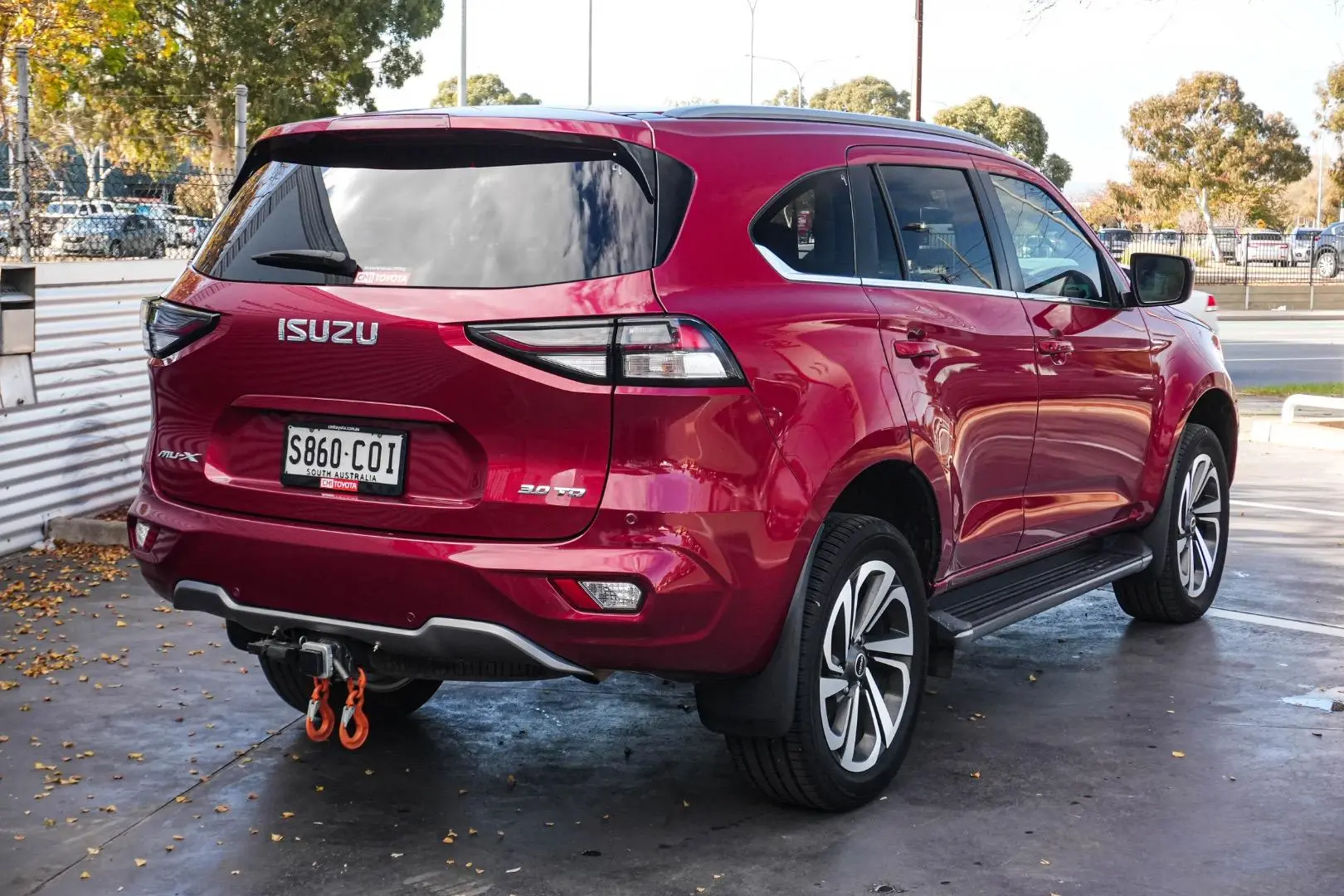 2022 Isuzu MU-X Gallery Image 3