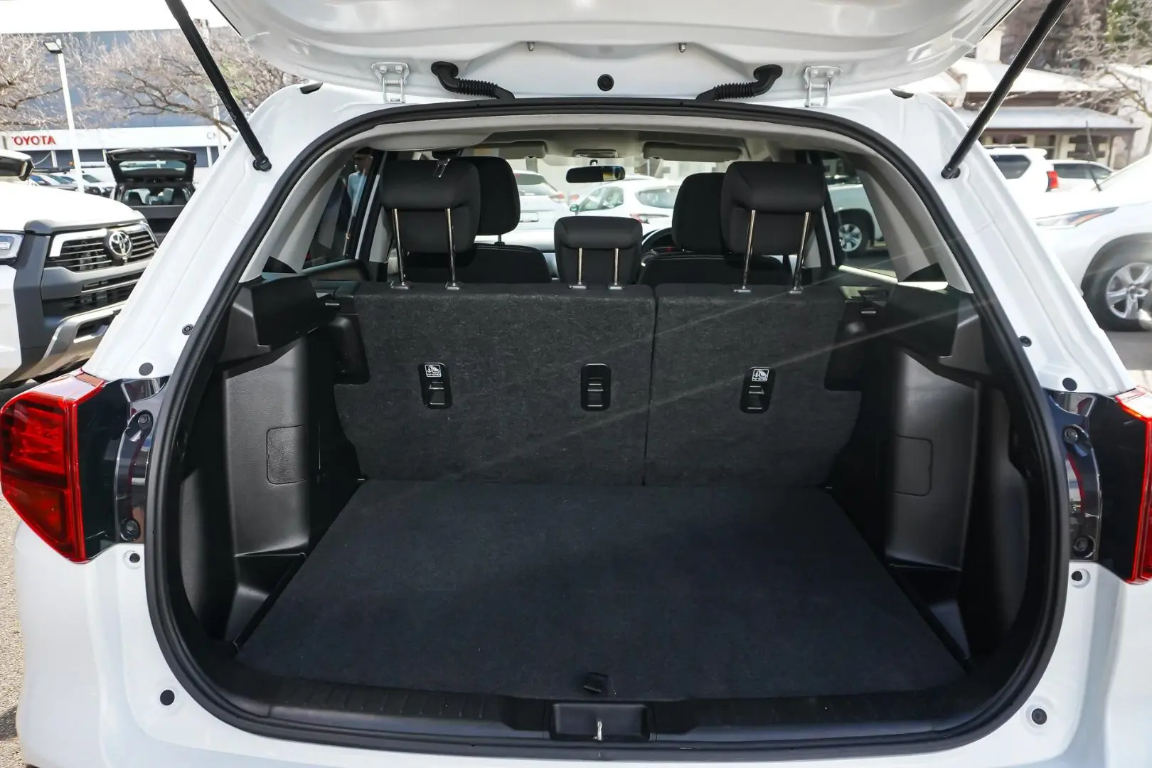 2019 Suzuki Vitara Gallery Image 8