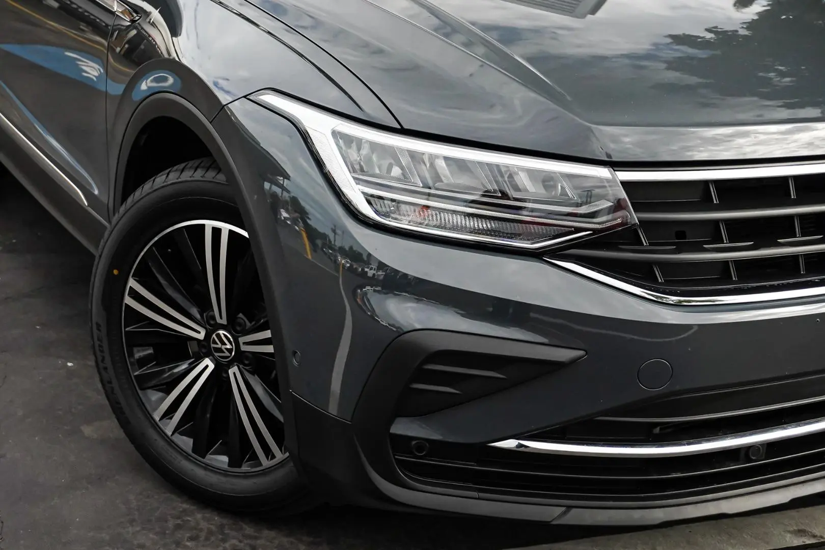 2023 Volkswagen Tiguan Gallery Image 12