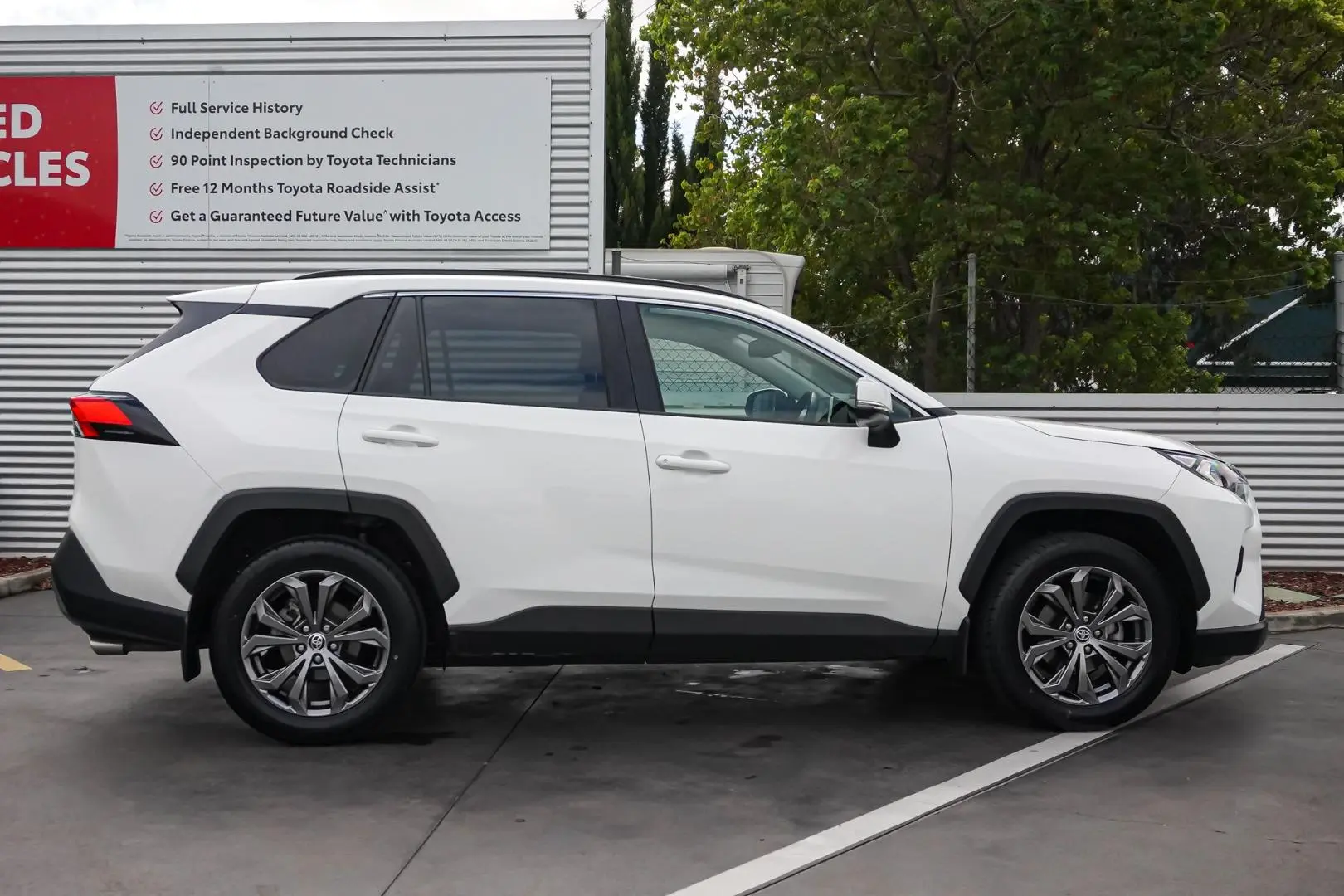 2024 Toyota RAV4 Gallery Image 4