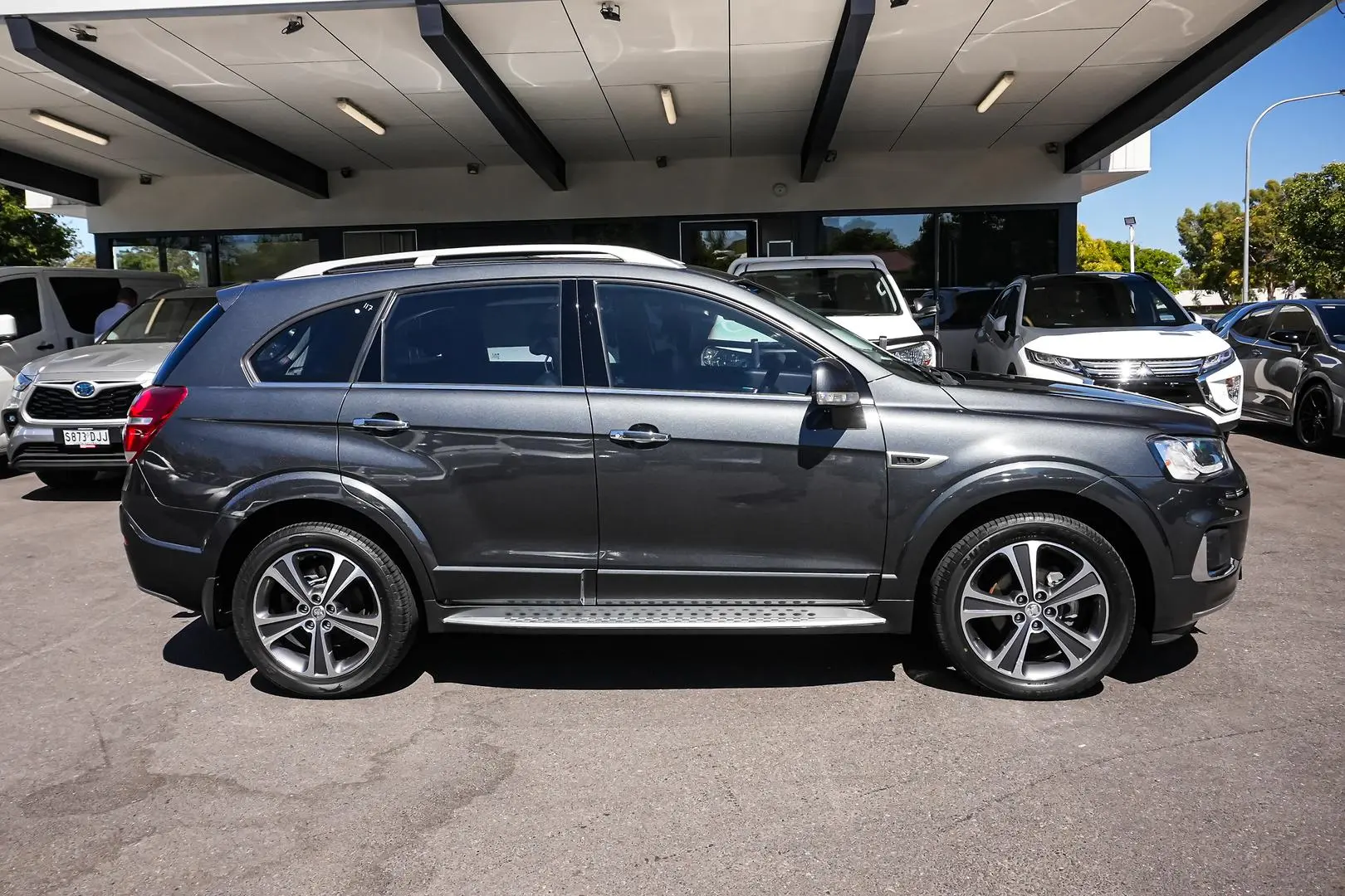 2016 Holden Captiva Gallery Image 4