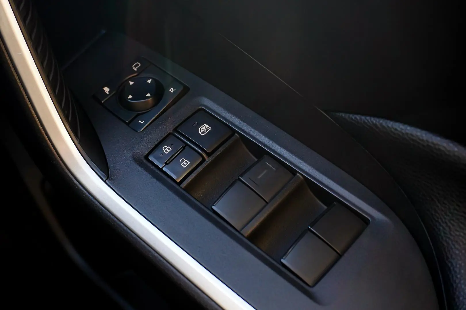 2025 Toyota RAV4 Gallery Image 20
