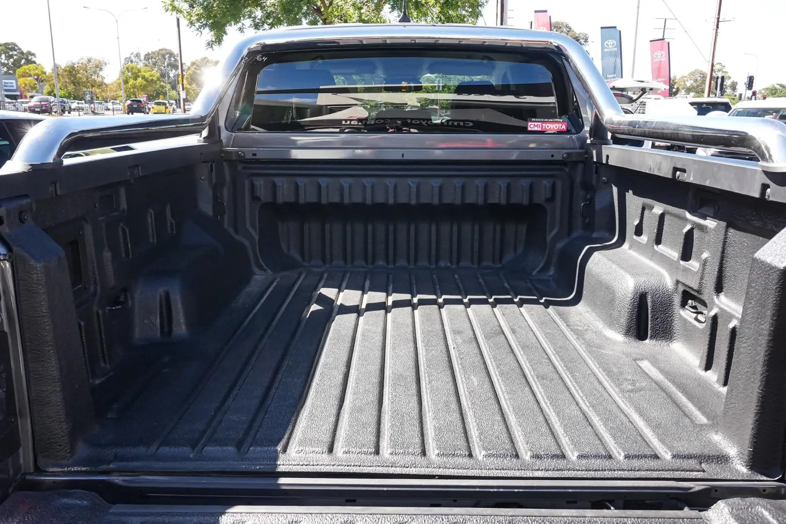 2023 Volkswagen Amarok Gallery Image 11