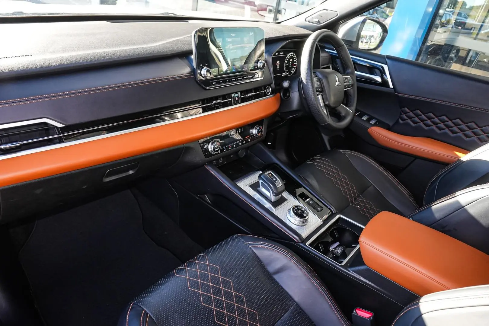 2023 Mitsubishi Outlander Gallery Image 10