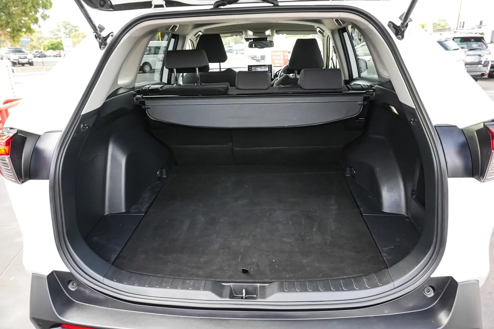 2021 Toyota RAV4 Gallery Image 11