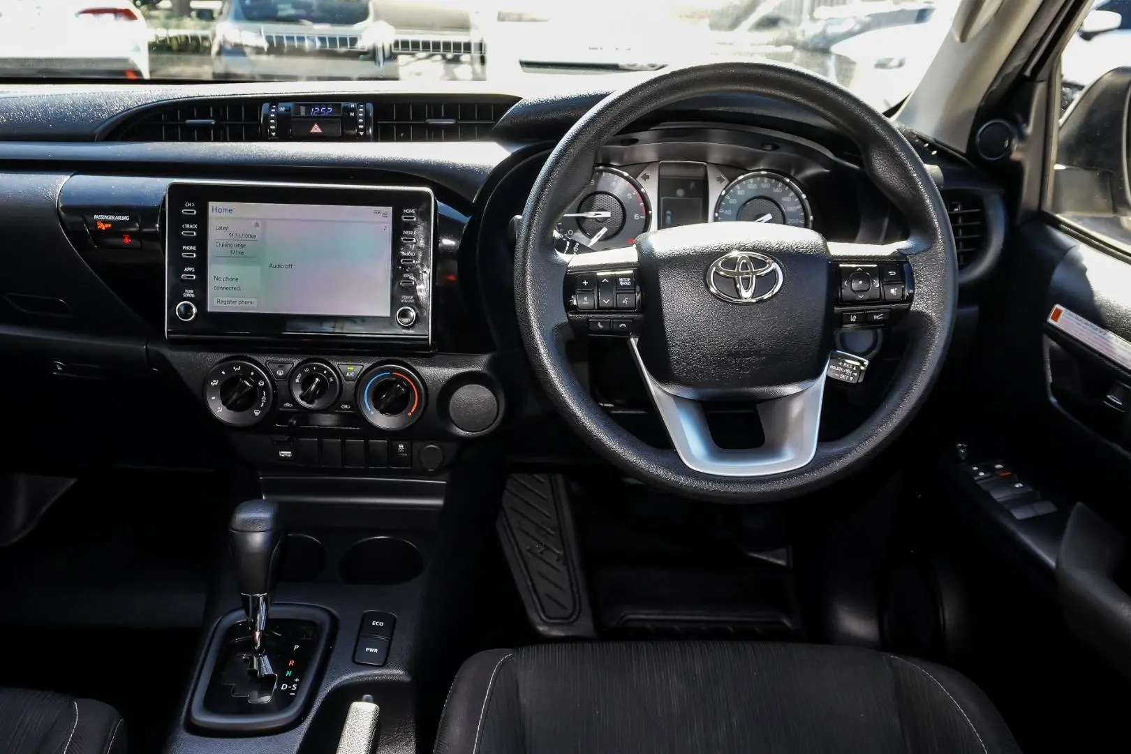 2024 Toyota Hilux Gallery Image 8