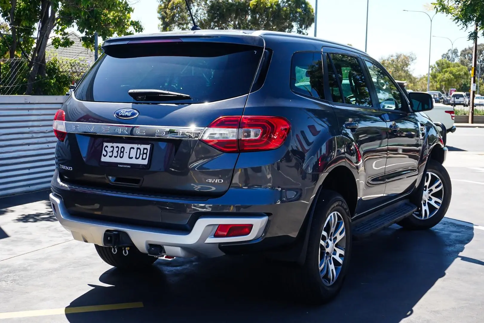 2019 Ford Everest Gallery Image 3