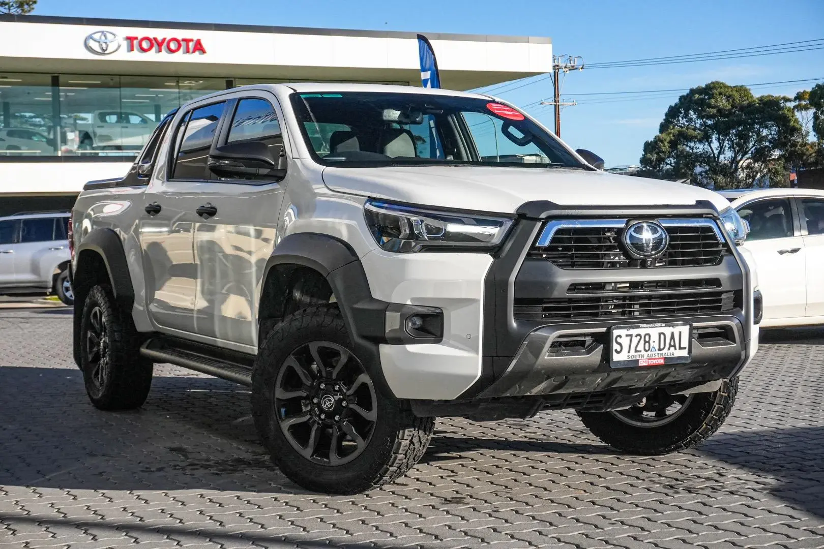 2024 Toyota Hilux Gallery Image 2