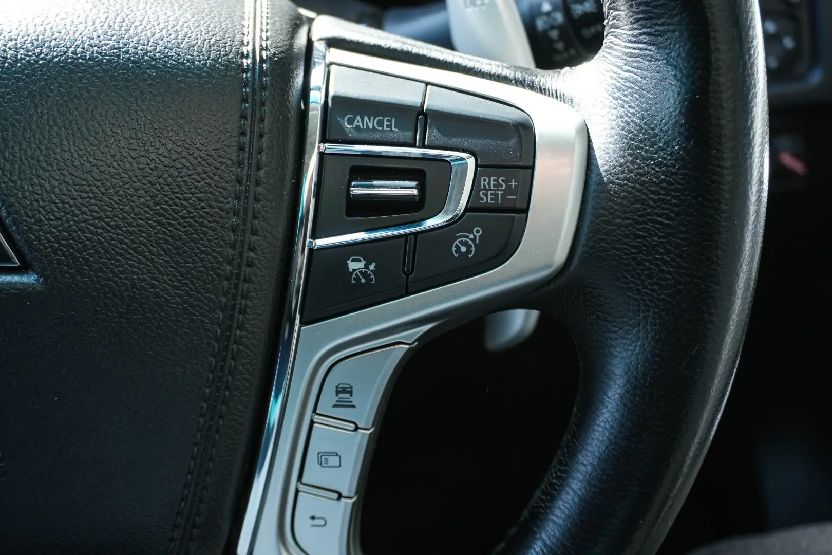 2022 Mitsubishi Pajero Sport Gallery Image 21