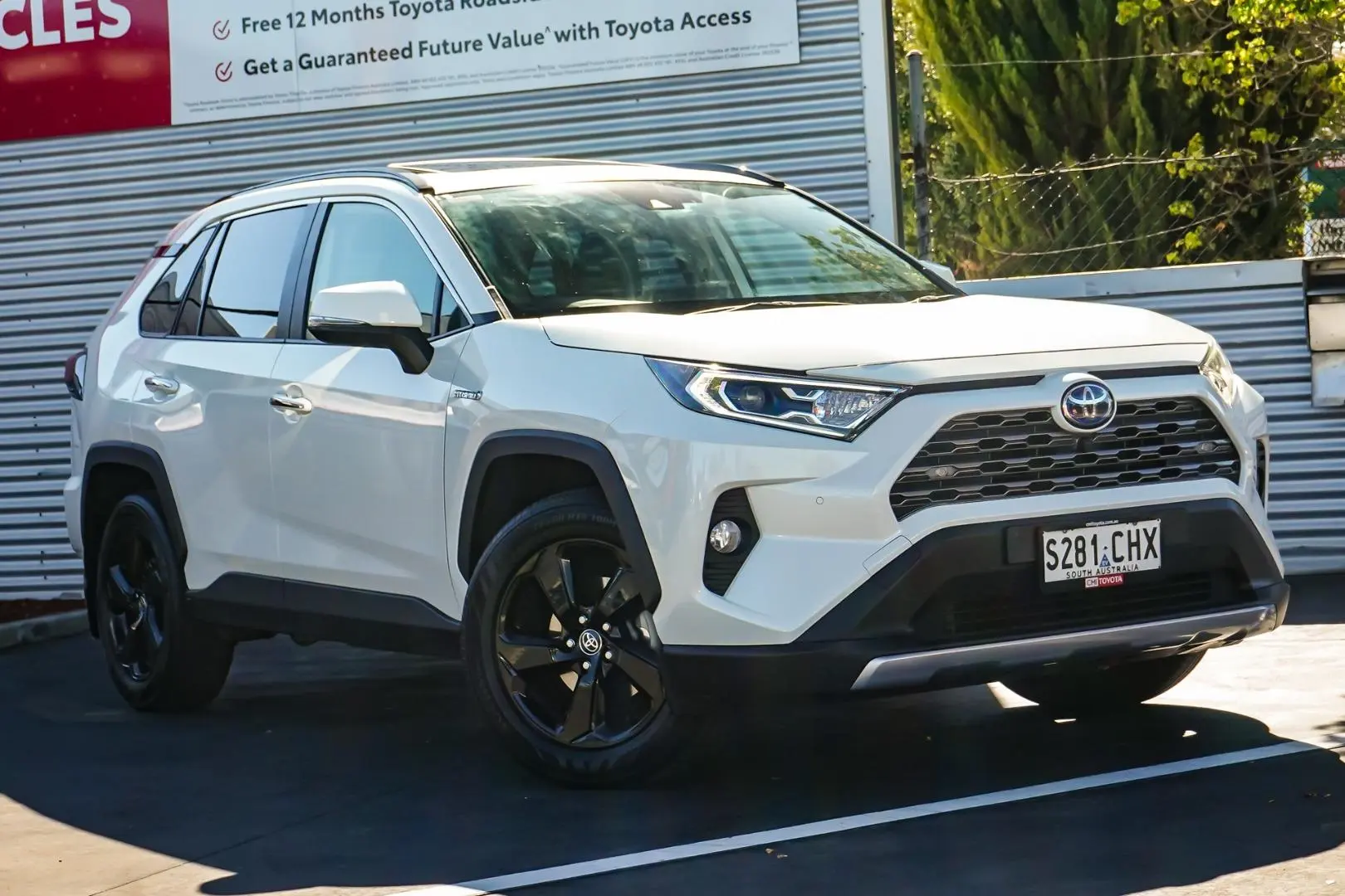 2021 Toyota RAV4 Gallery Image 1