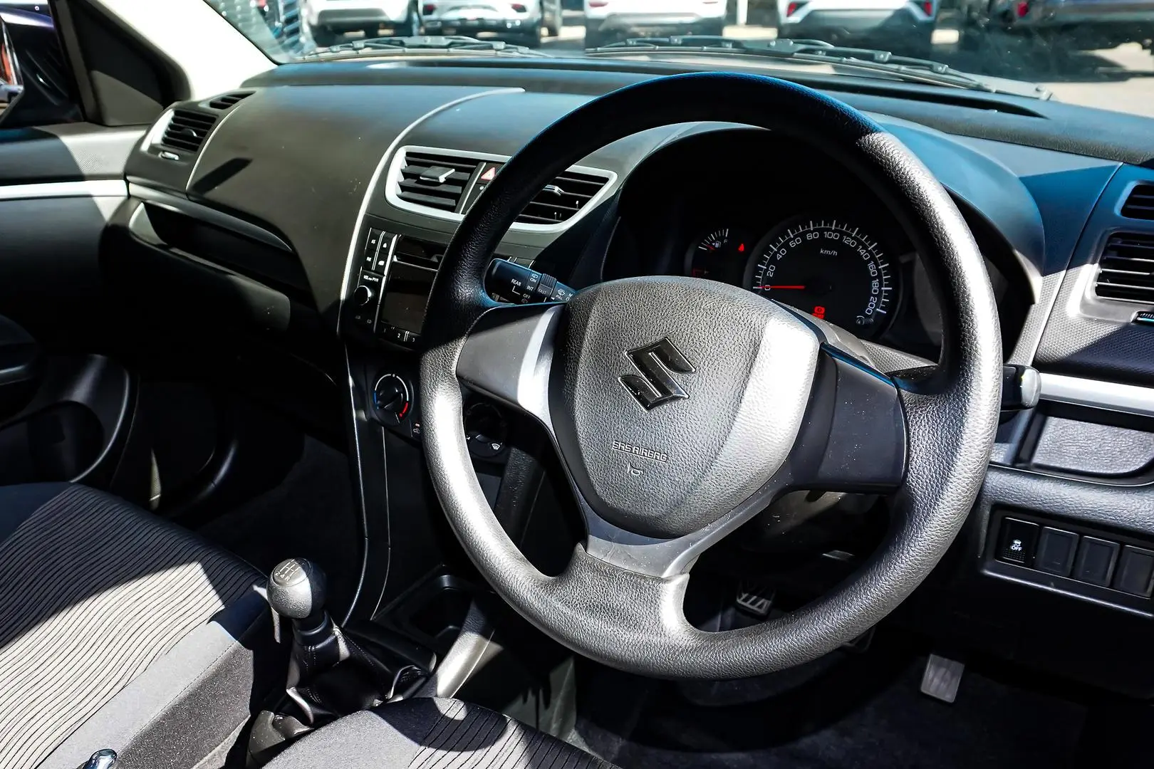 2013 Suzuki Swift Gallery Image 6