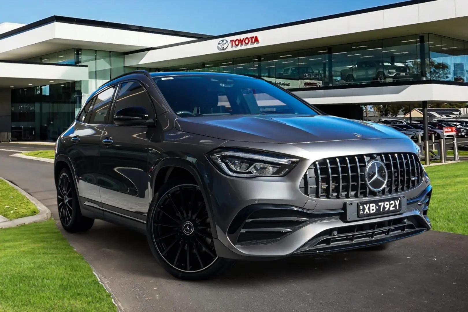 2021 Mercedes-Benz GLA-Class Image