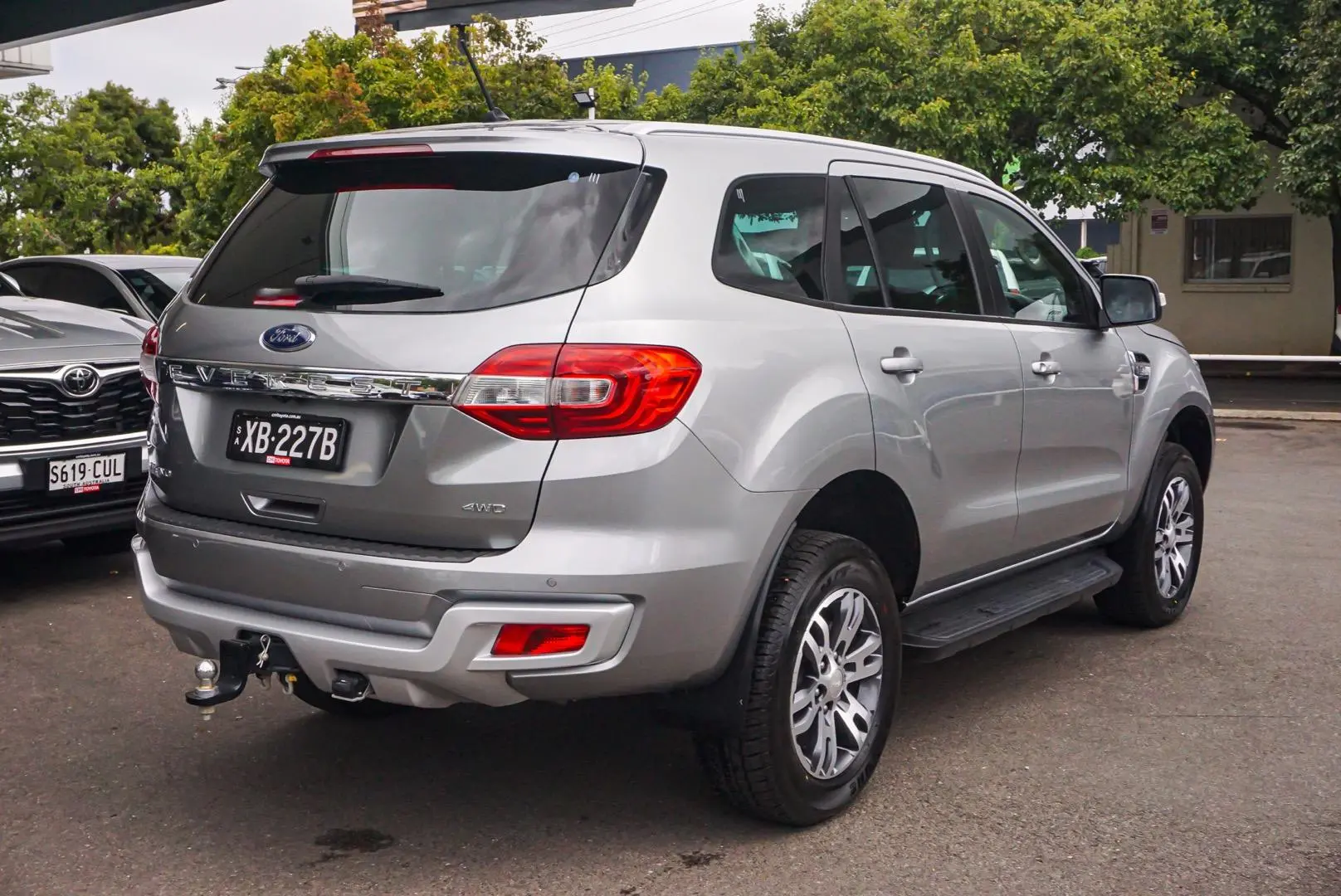 2019 Ford Everest Gallery Image 2