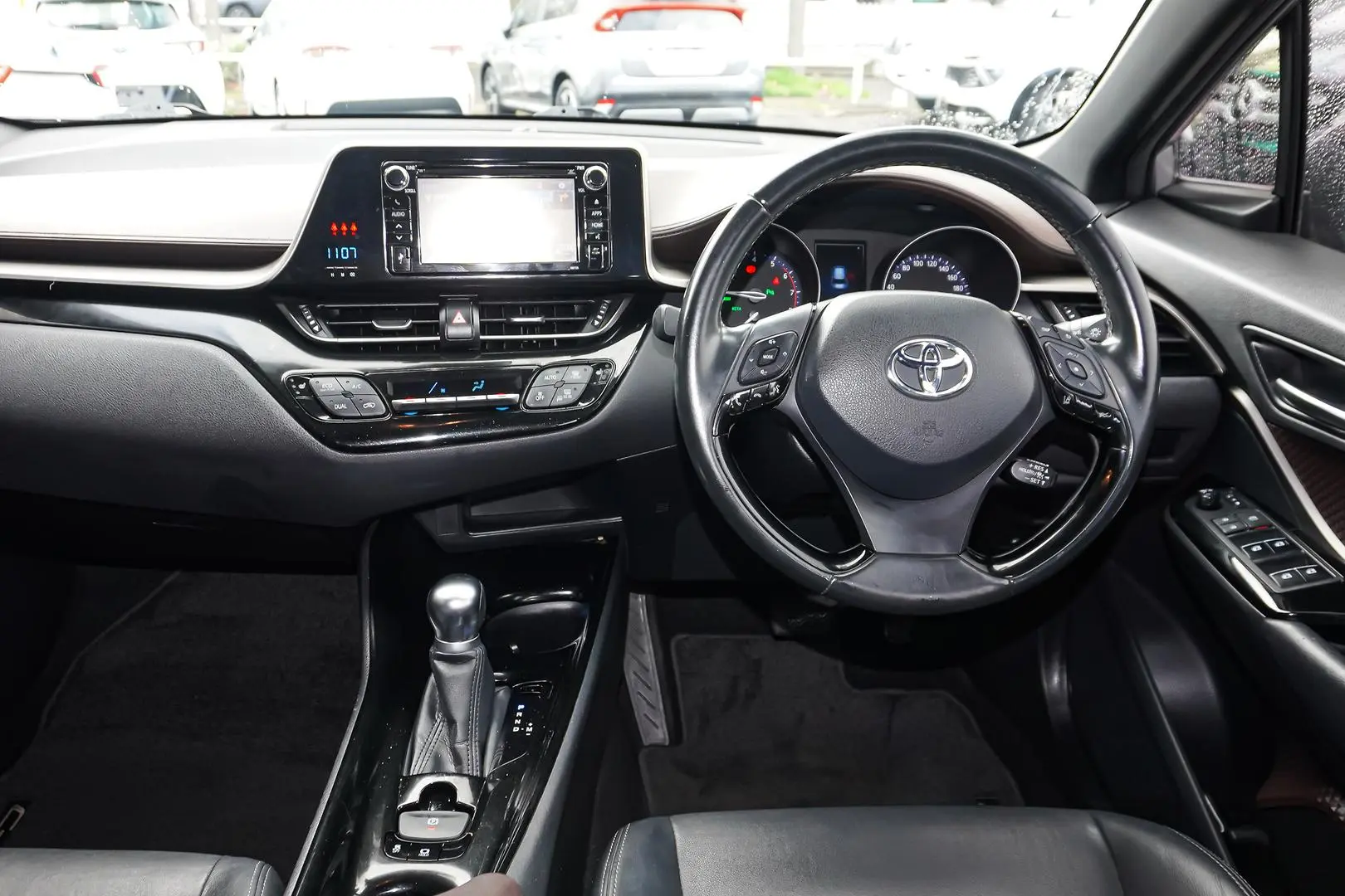 2018 Toyota C-HR Gallery Image 8