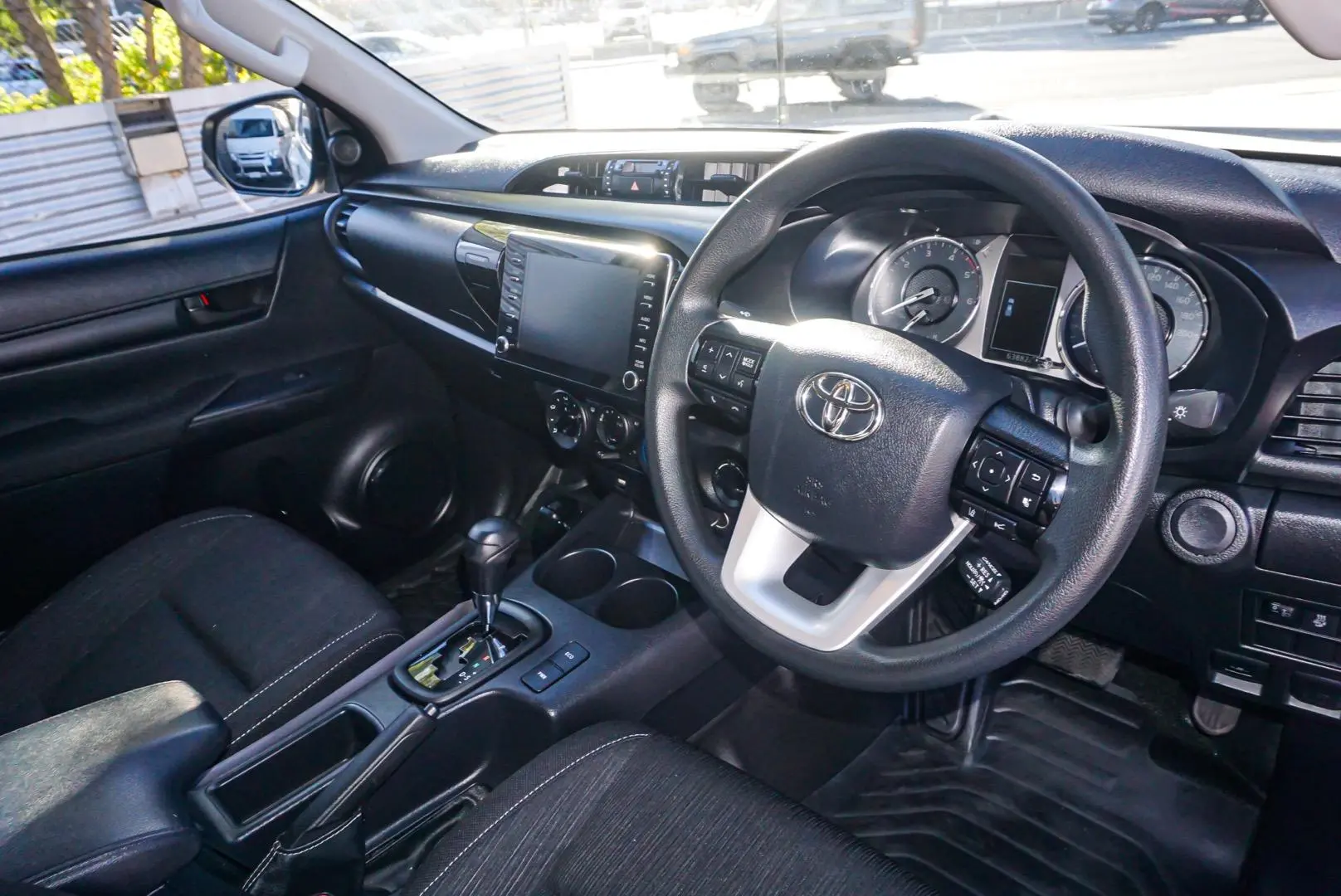 2022 Toyota Hilux Gallery Image 6