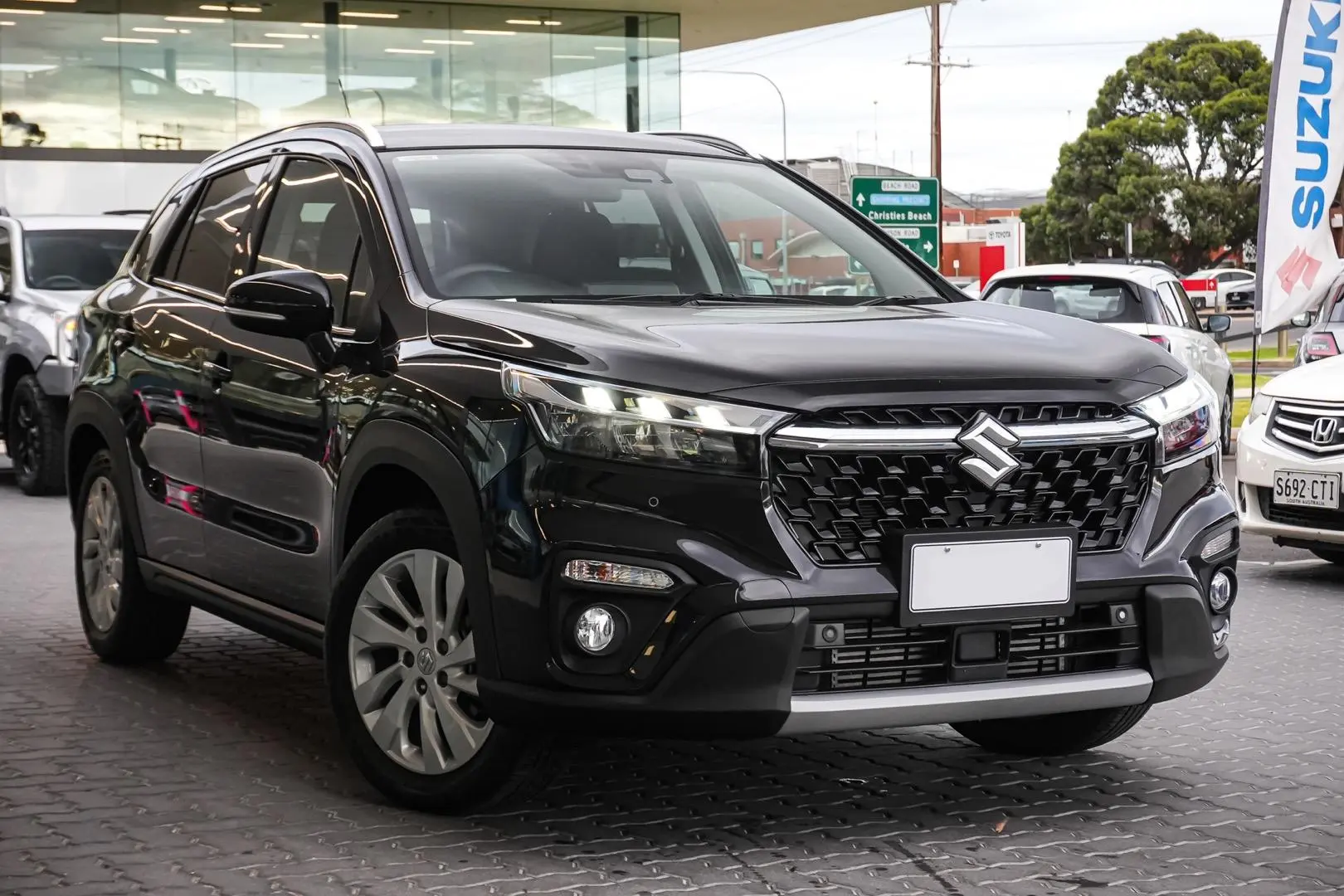 2023 Suzuki S-Cross Gallery Image 2