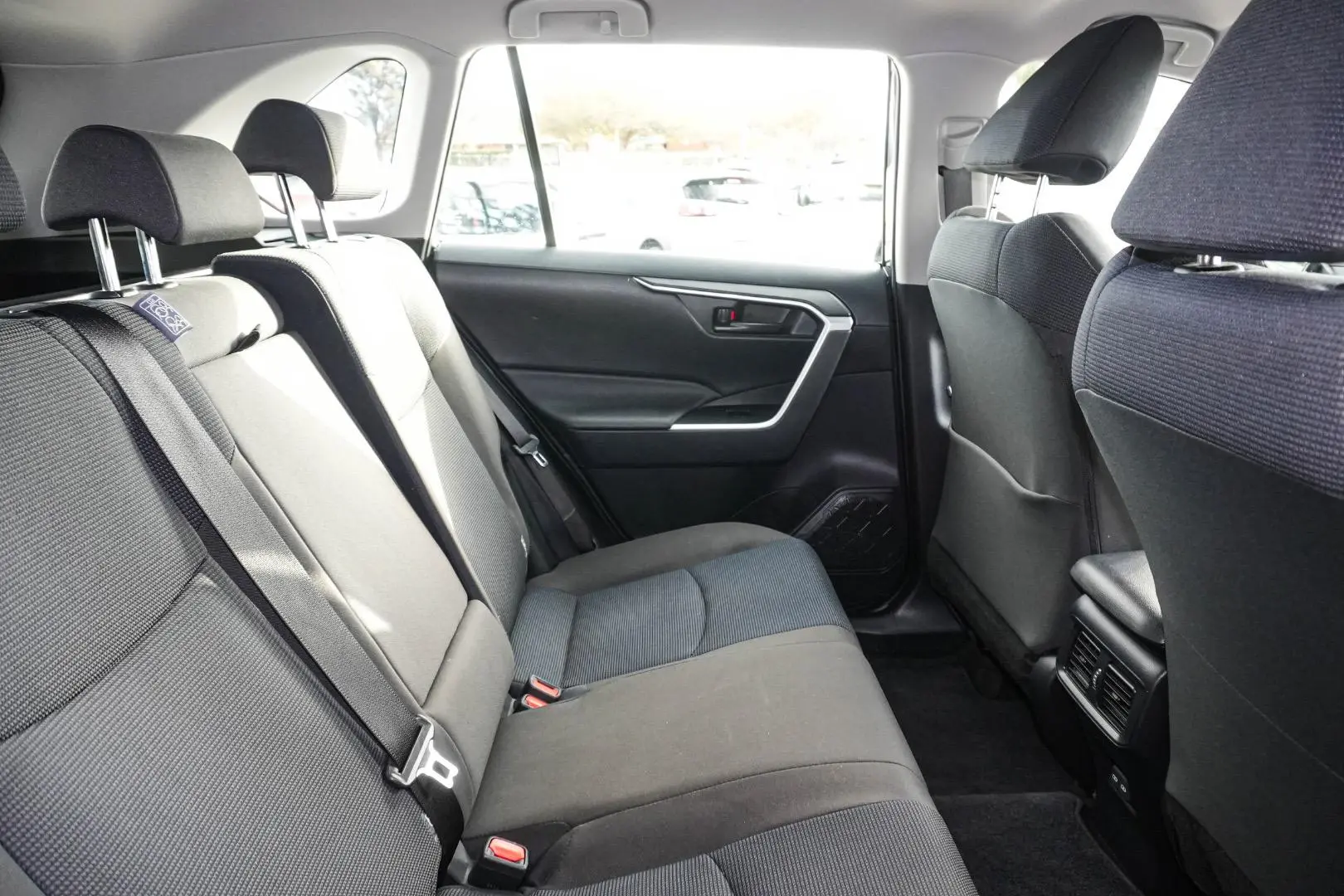 2025 Toyota RAV4 Gallery Image 9