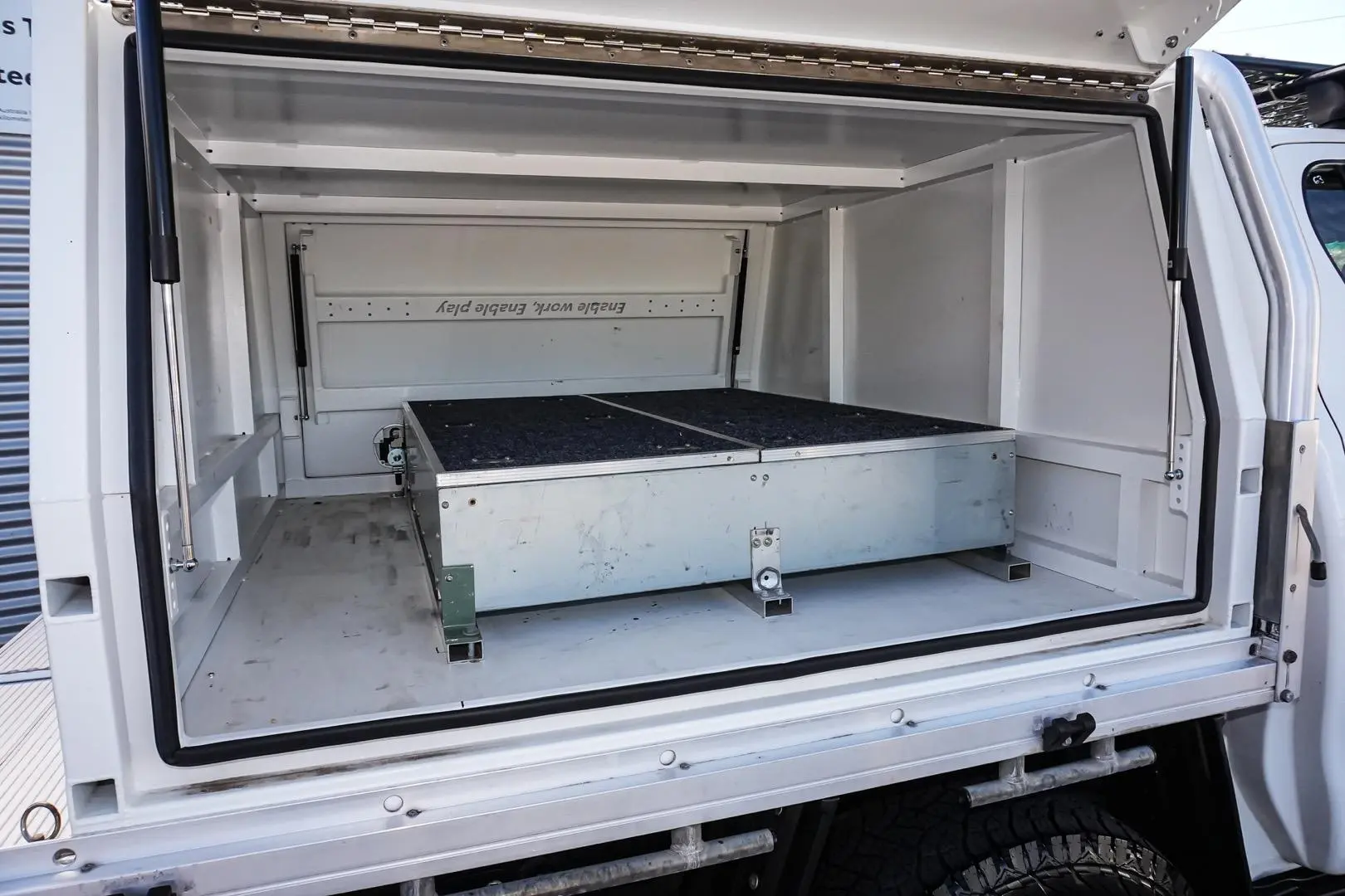 2018 Toyota Hilux Gallery Image 14