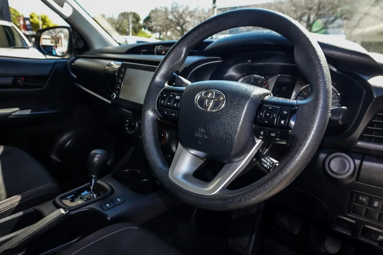 2024 Toyota Hilux Gallery Image 6