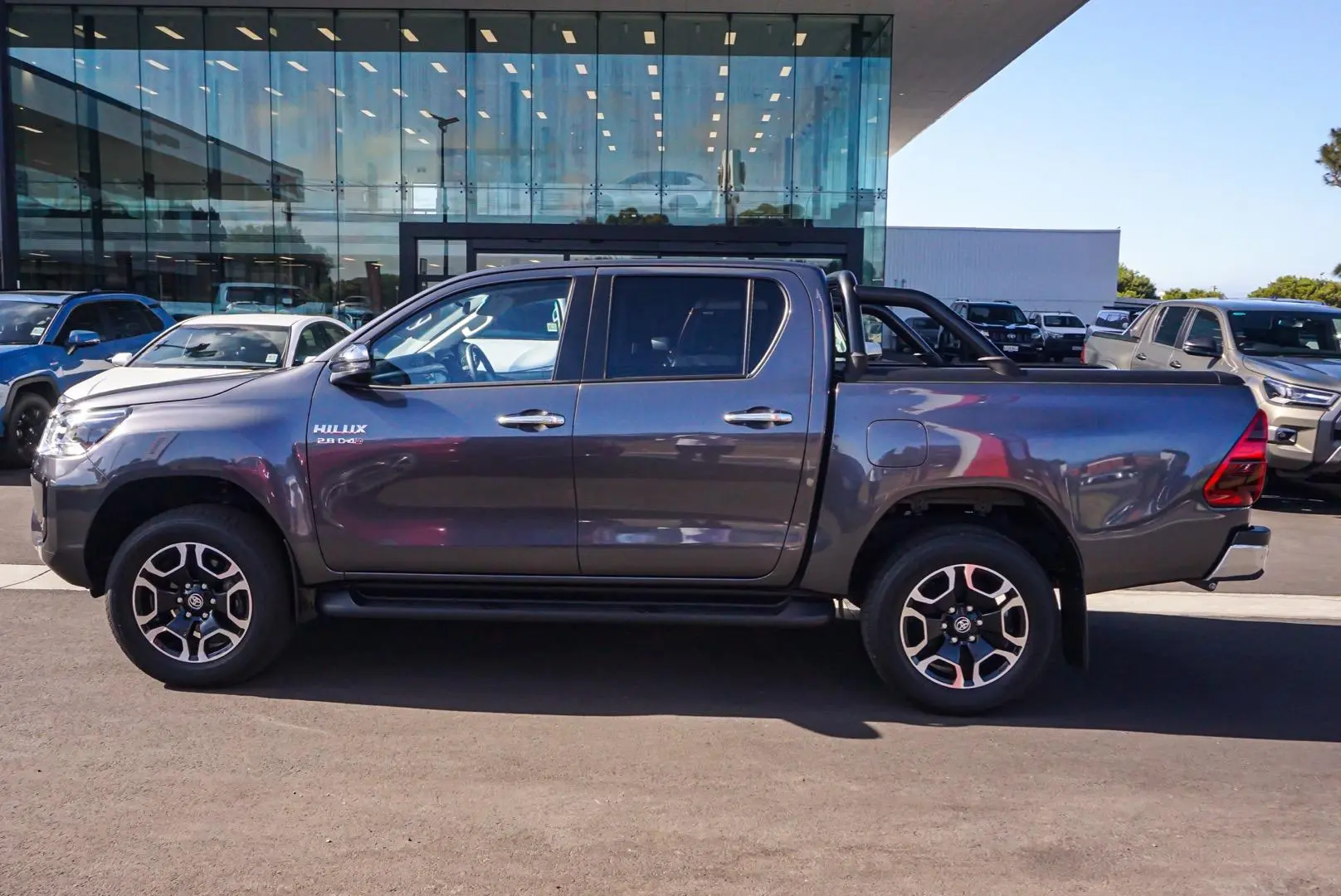 2021 Toyota Hilux Gallery Image 3