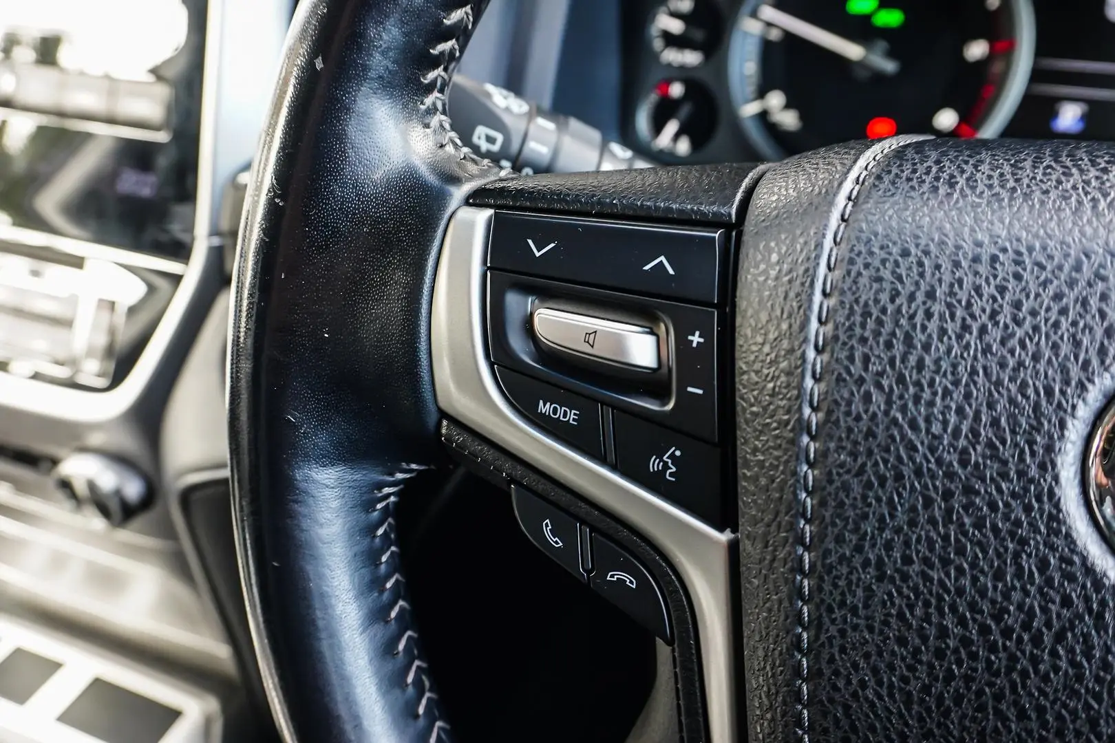 2019 Toyota Landcruiser Gallery Image 21