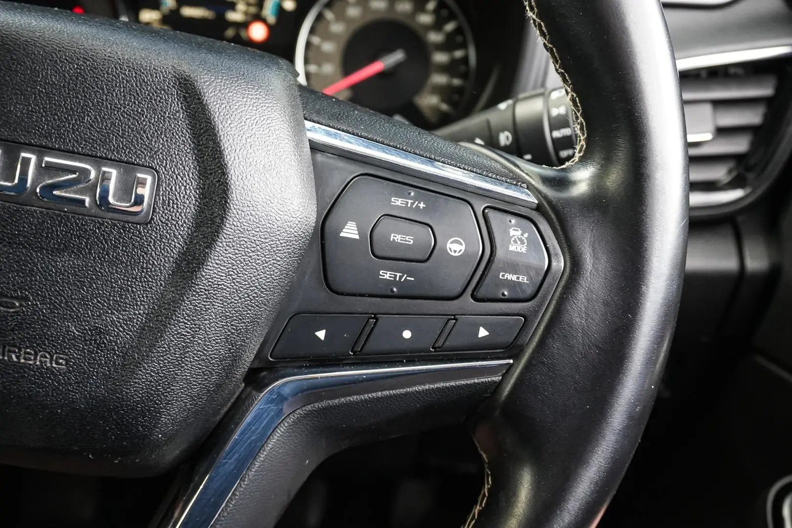 2023 Isuzu MU-X Gallery Image 22