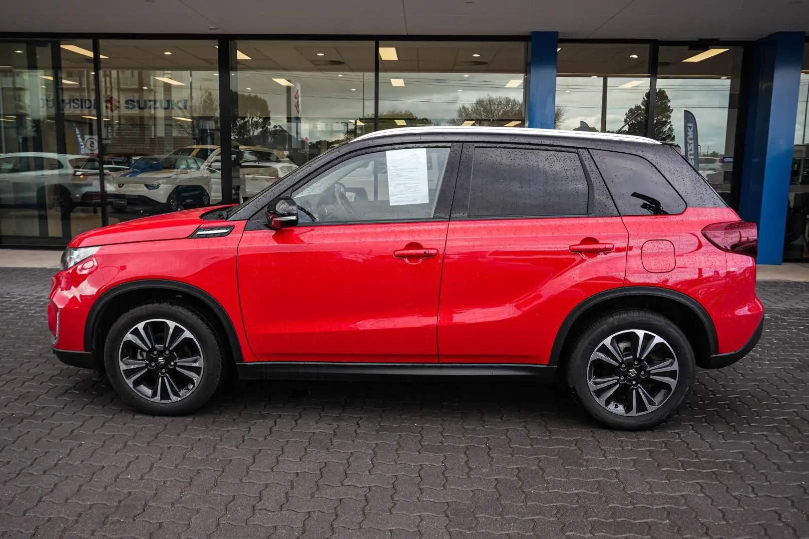 2023 Suzuki Vitara Gallery Image 4