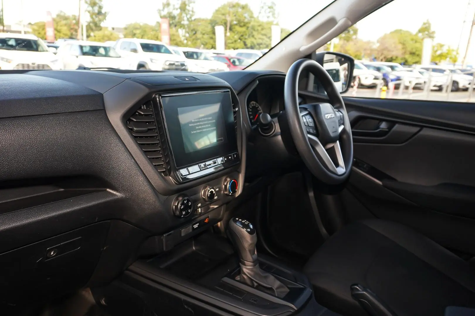 2021 Isuzu D-MAX Gallery Image 6