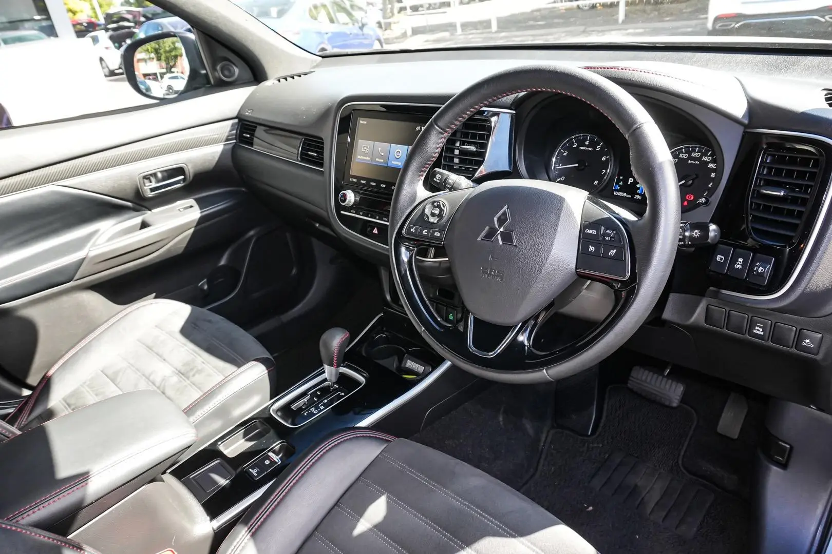 2020 Mitsubishi Outlander Gallery Image 15